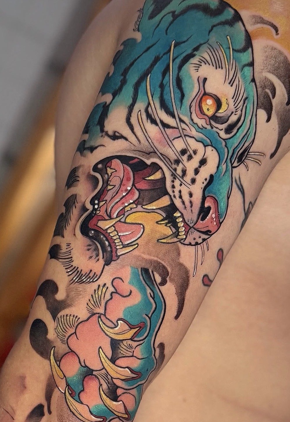 tatuaje neotradicional tigre por anais gd en purezas tattoo gandía