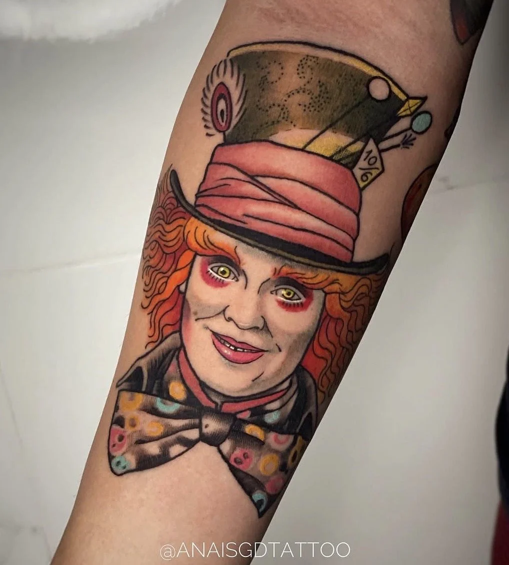 tatuaje sombrerero de alicia por anais gd en purezas tattoo gandía