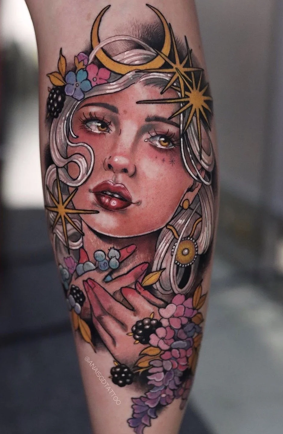 tatuaje neotradicional chica
