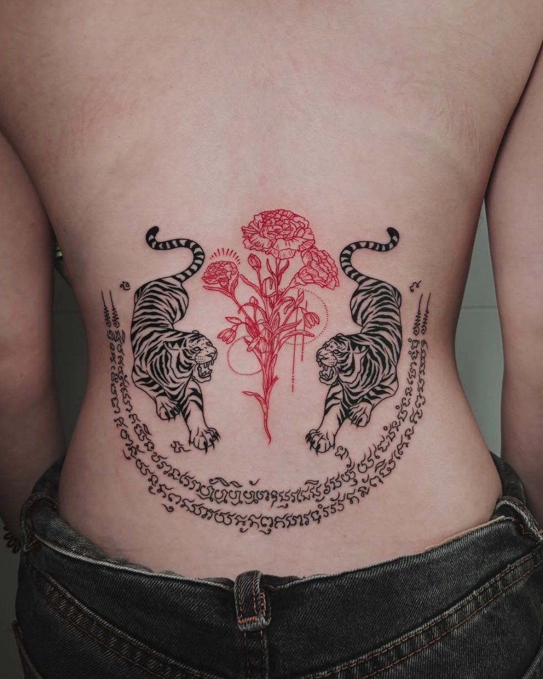 tatuaje blackwork simbología realizado para mariana pérez en purezas tattoo