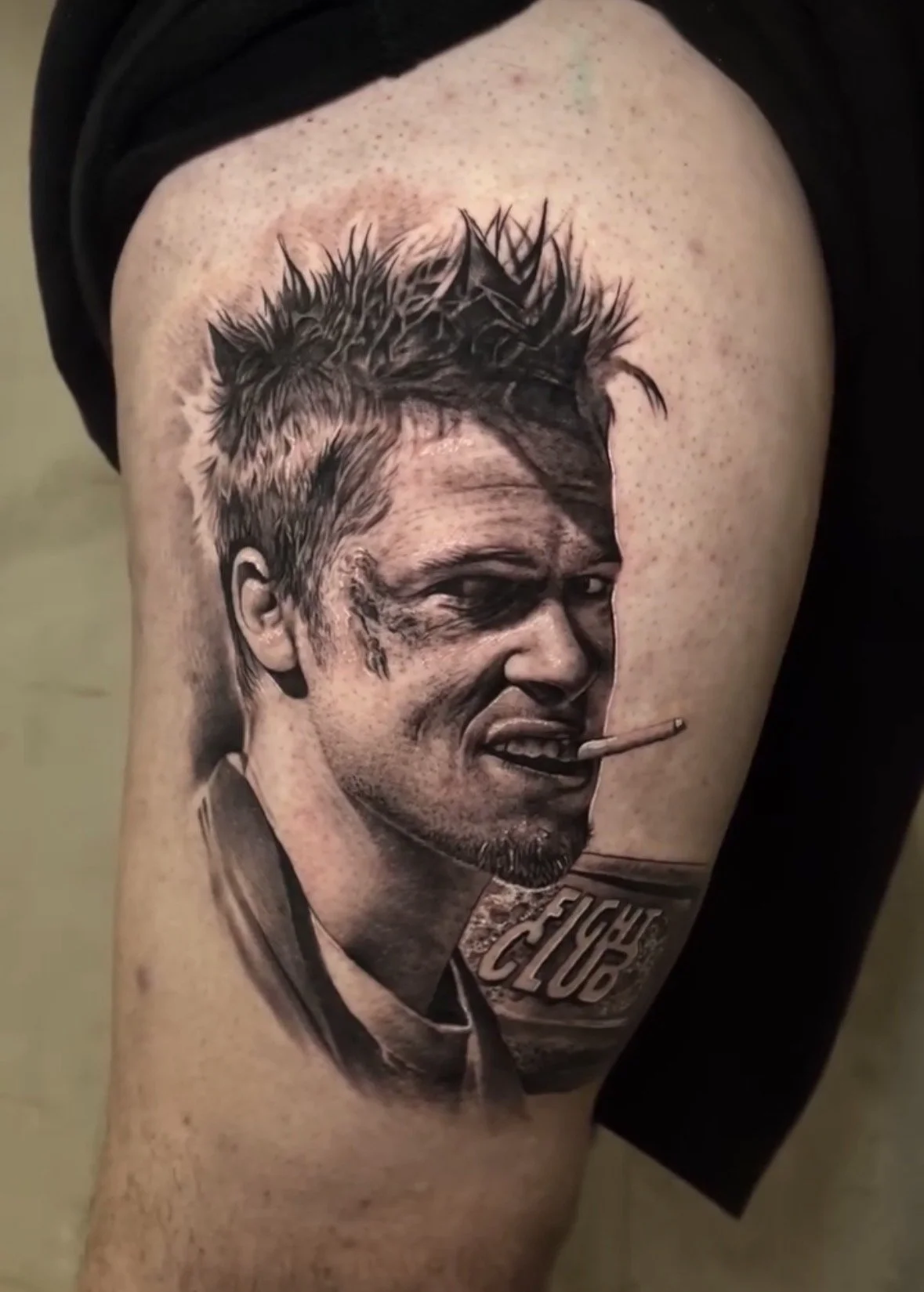 realismo brat pitt realizado en purezas tattoo gandía