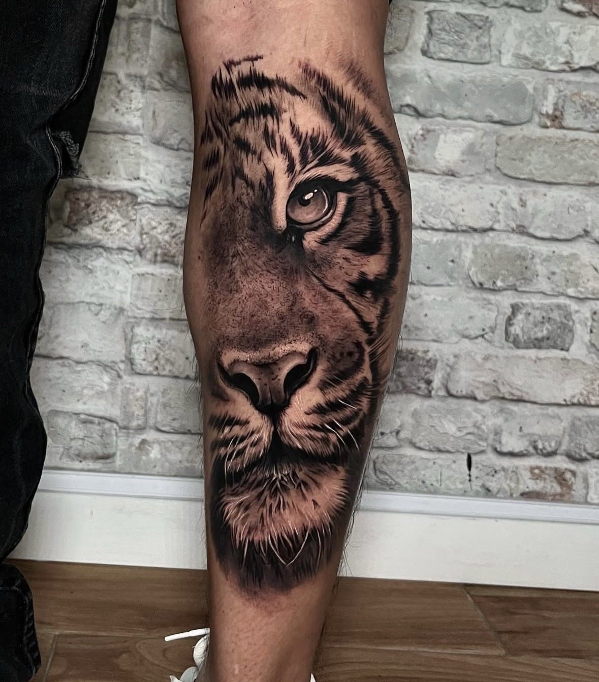 realismo tigre pierna