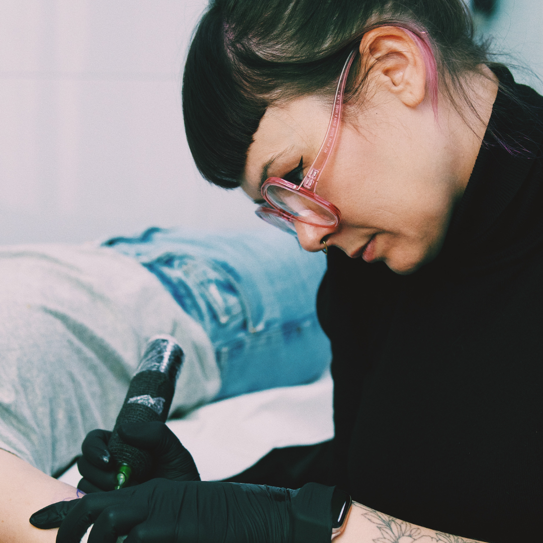 Cristina Ferrer tatuadora Purezas Tattoo Gandía