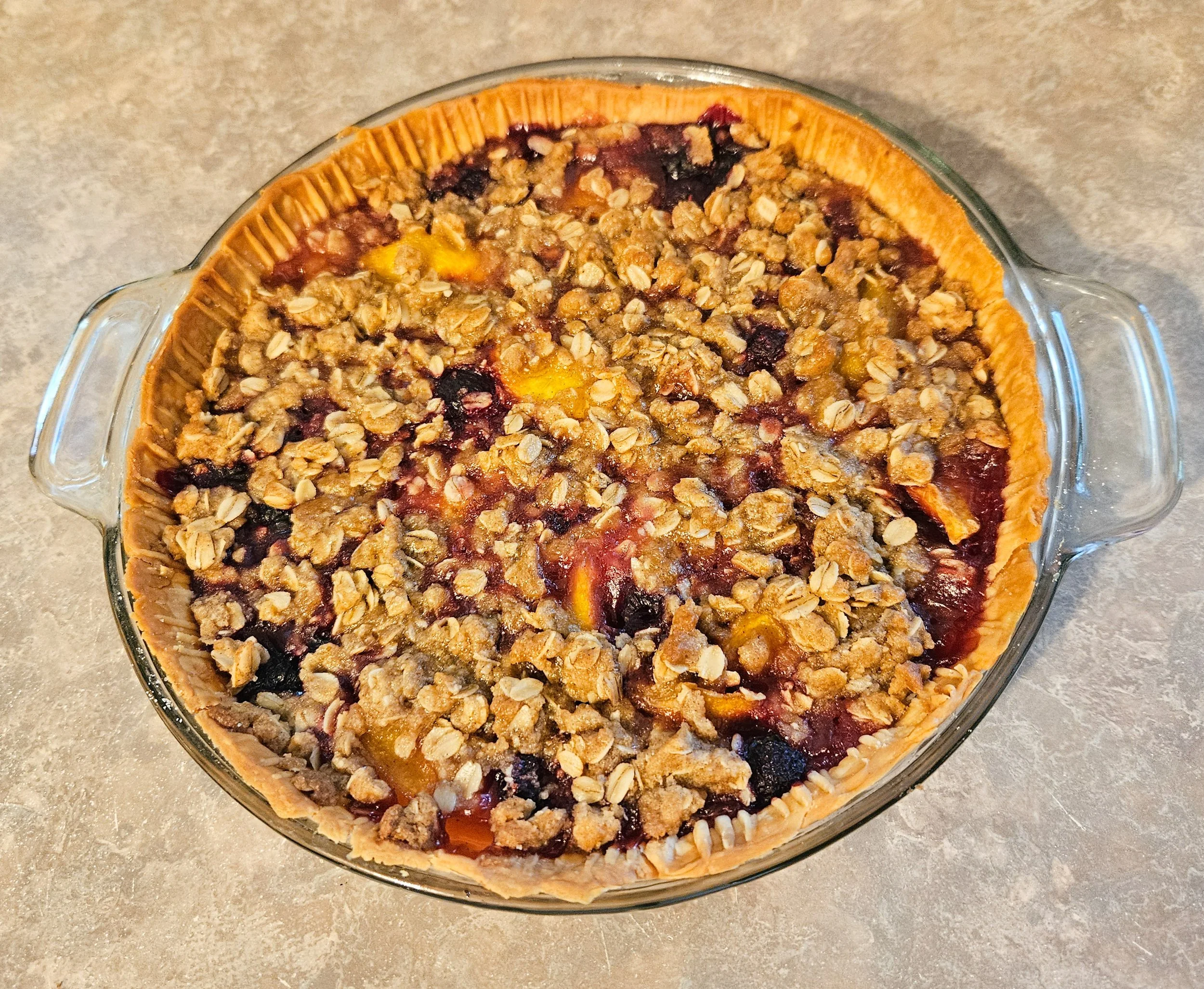 Raspberry-Peach Pie with Vanilla-Sugar Oat Crumble