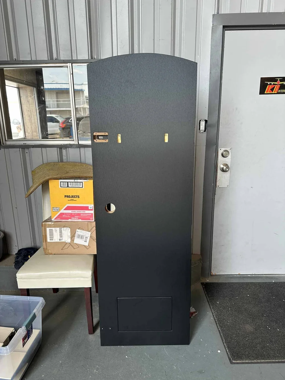 Falcon 900B door after wrapped 3m di-noc me-1685