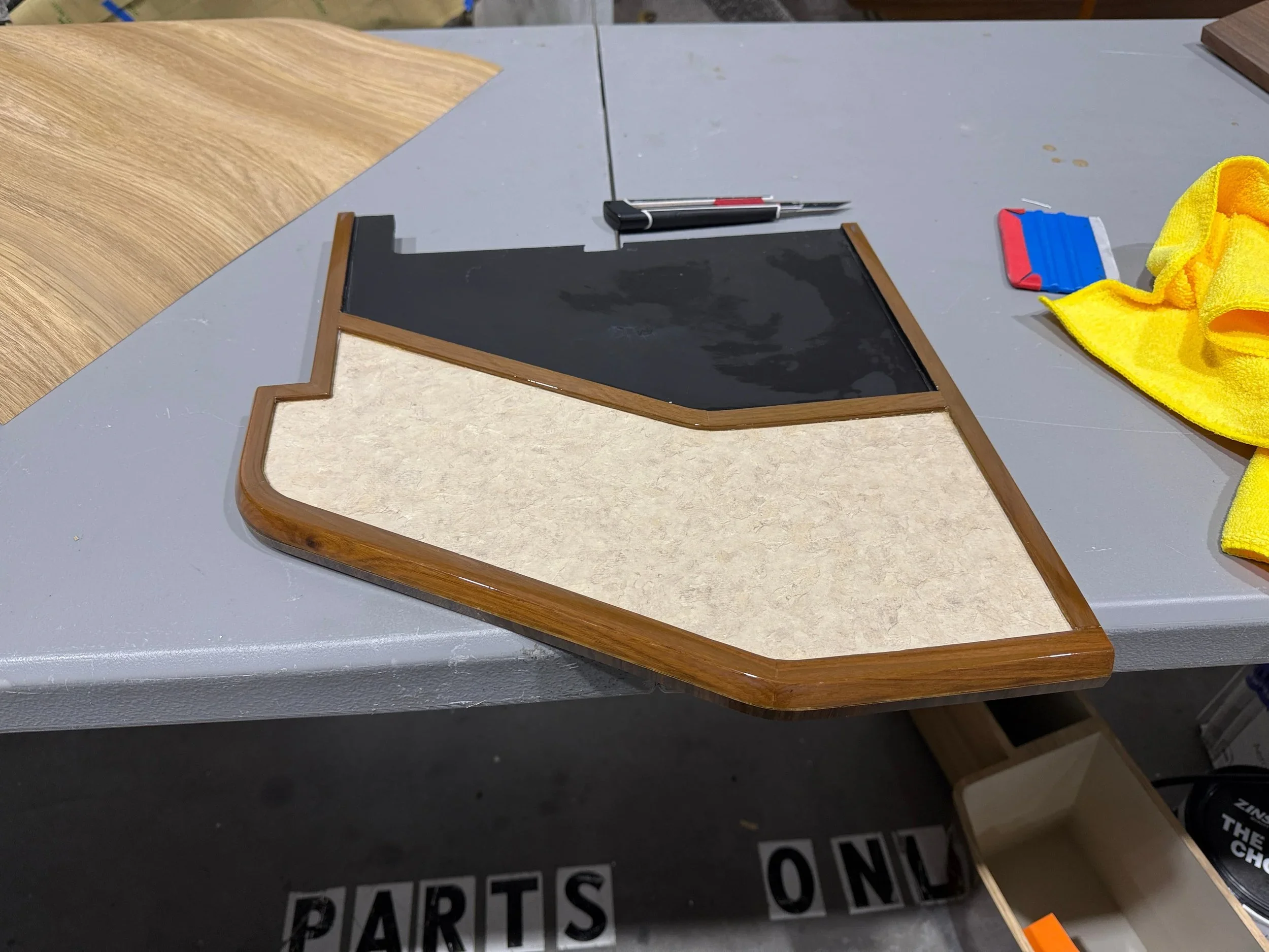 Citation Express 560XL tray table before