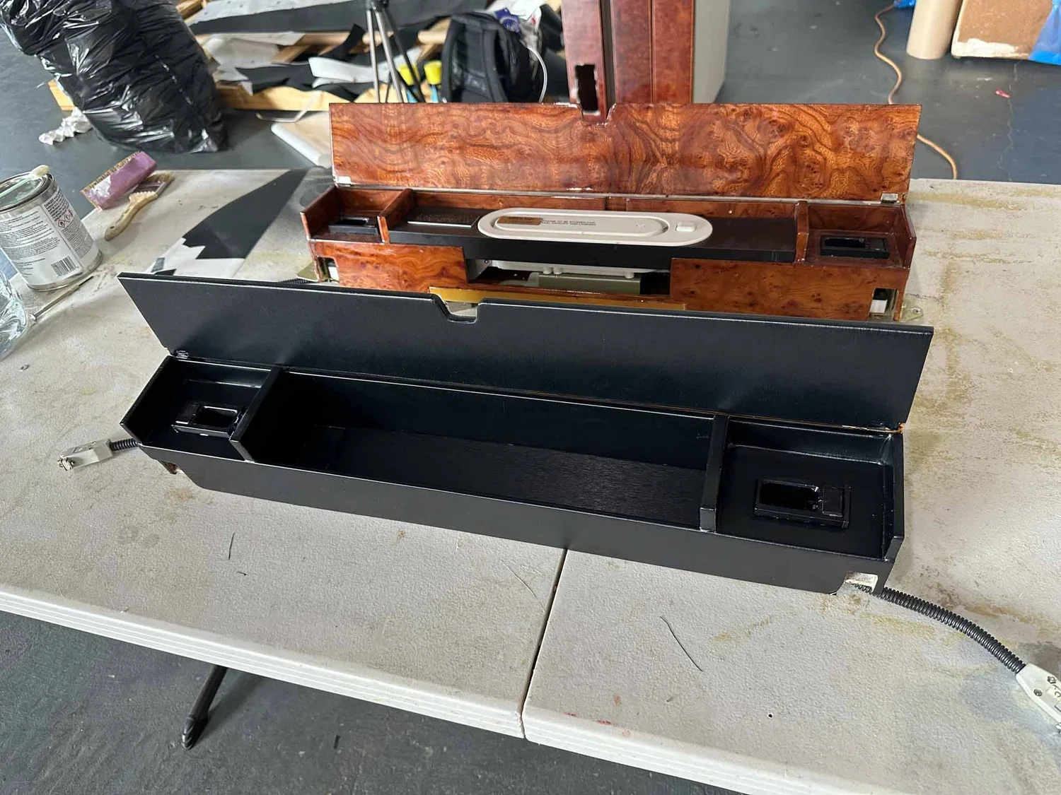 Falcon 900B flip top armrest storage before and after wrapped 3m di-noc me-1685