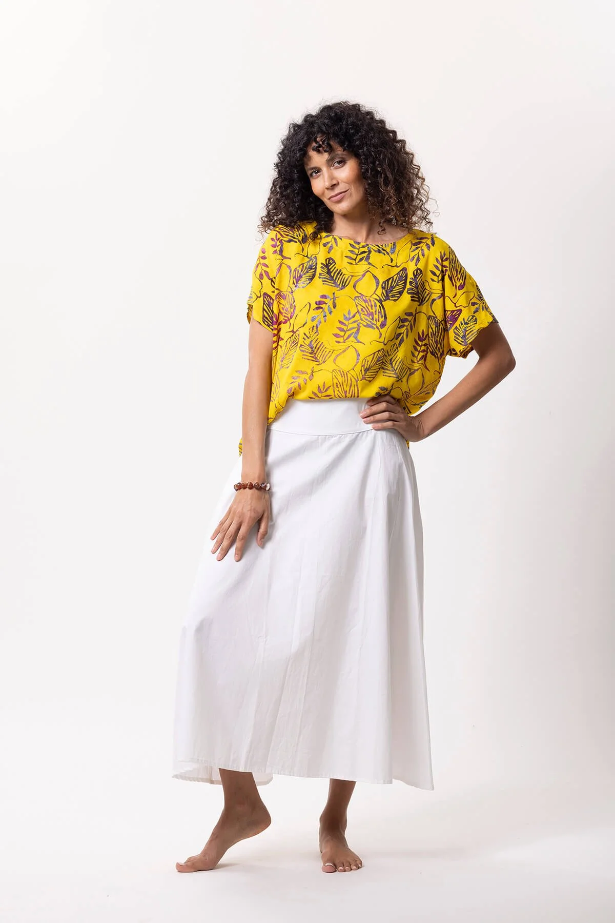 Campur Mode Blouse Lara  100% Rayon Voile · Color W.913  und  Skirt Flores Long  100% Cotton Popeline · Color Off-White