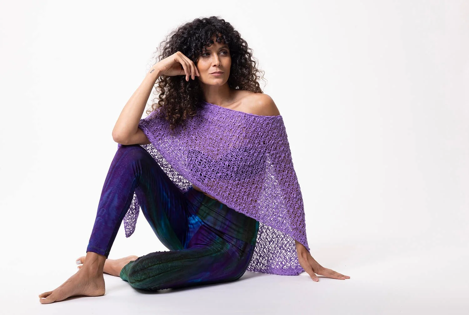 Campur Mode  Pant Lisa  100% Rayon Spandex · Color W.932  05  Poncho July  Strick/Acryl · Color 11