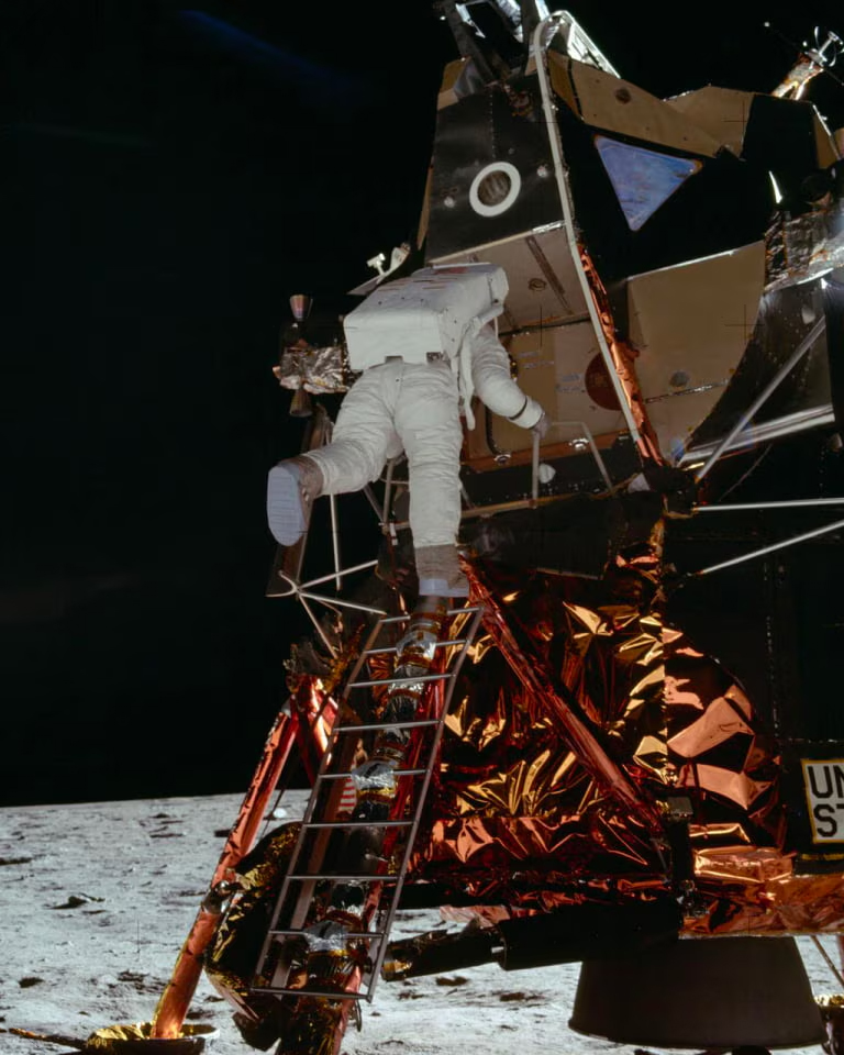1968: Early mission support
