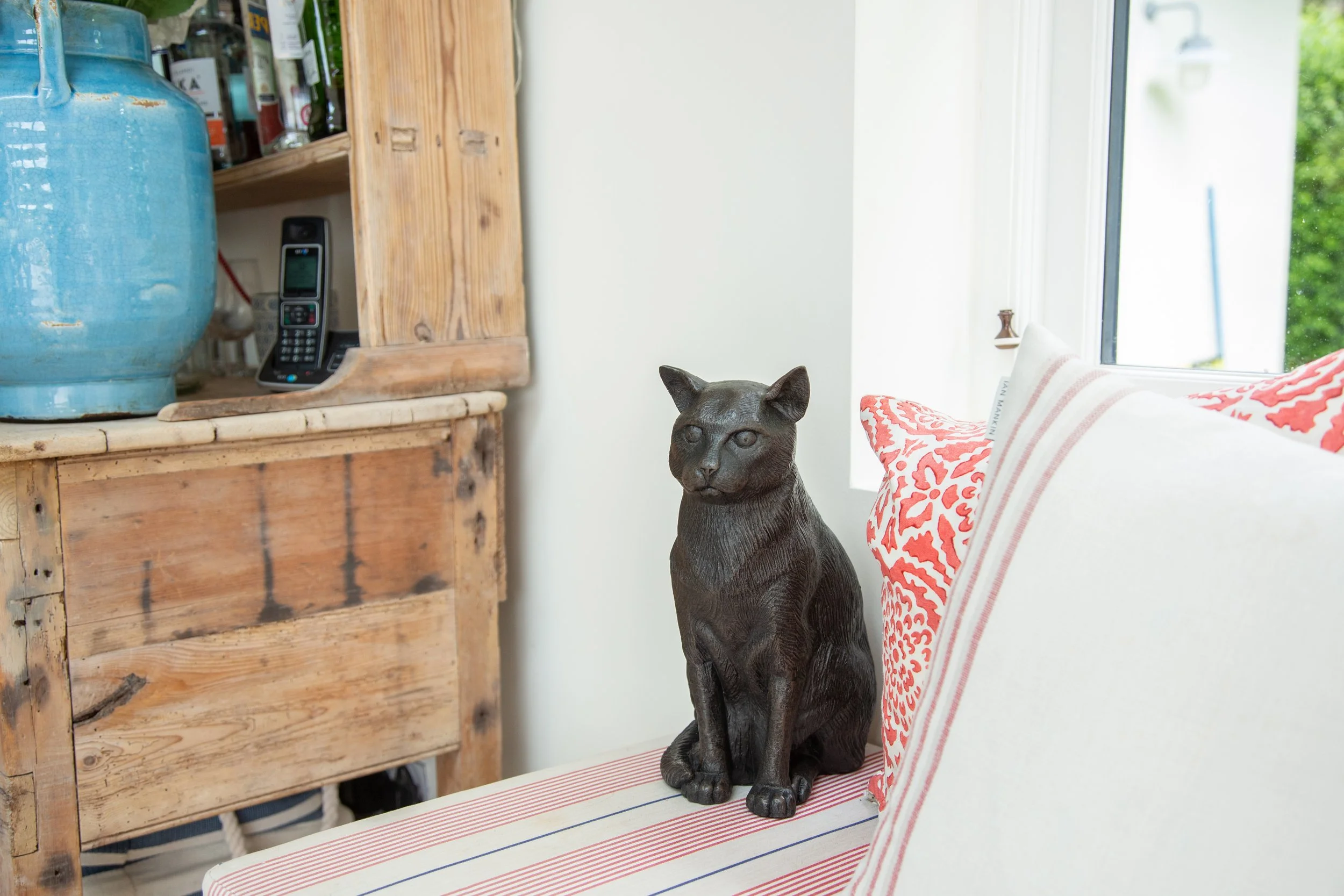 Sitting-Cat-05.jpg
