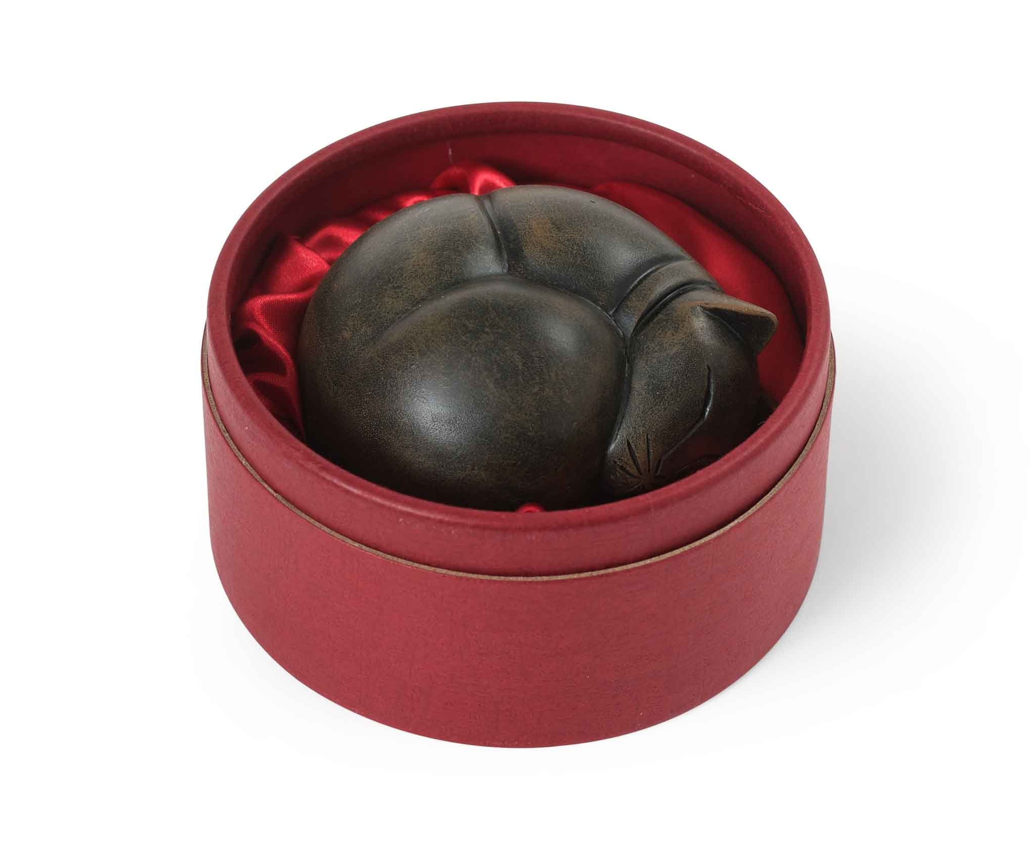 Sleeping-Cat-Keepsake-Packaging-01-(Web Size).jpg