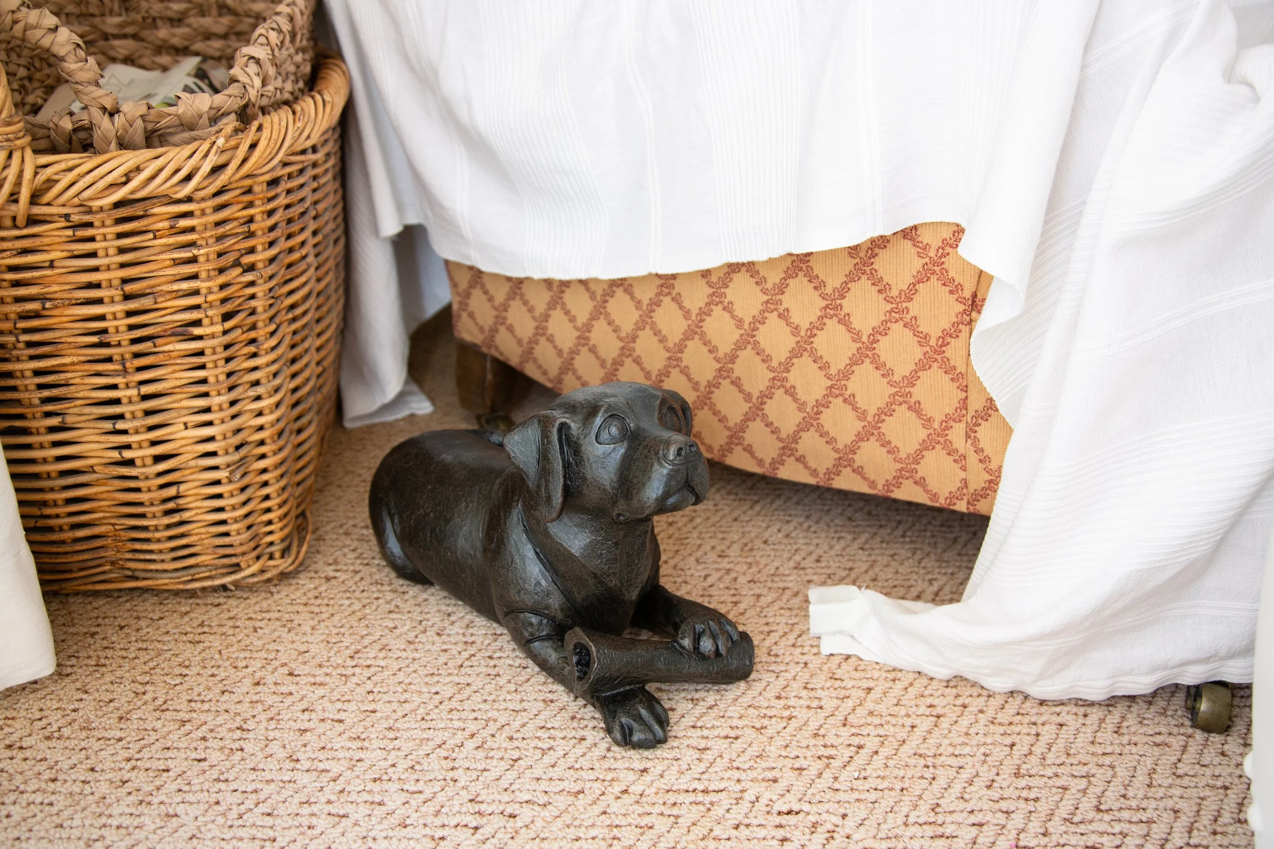 Dog-with-Bone-01.jpg