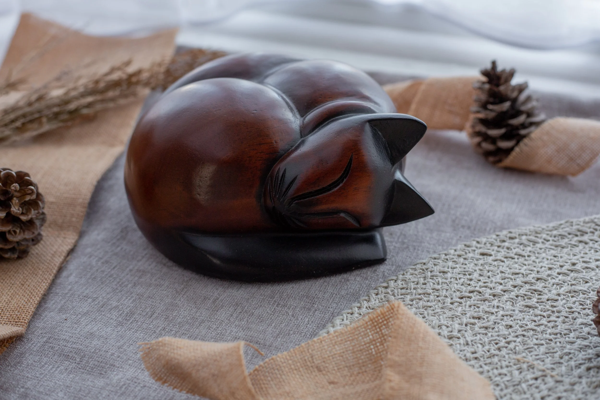 Wooden Sleeping Cat - Black/Brown