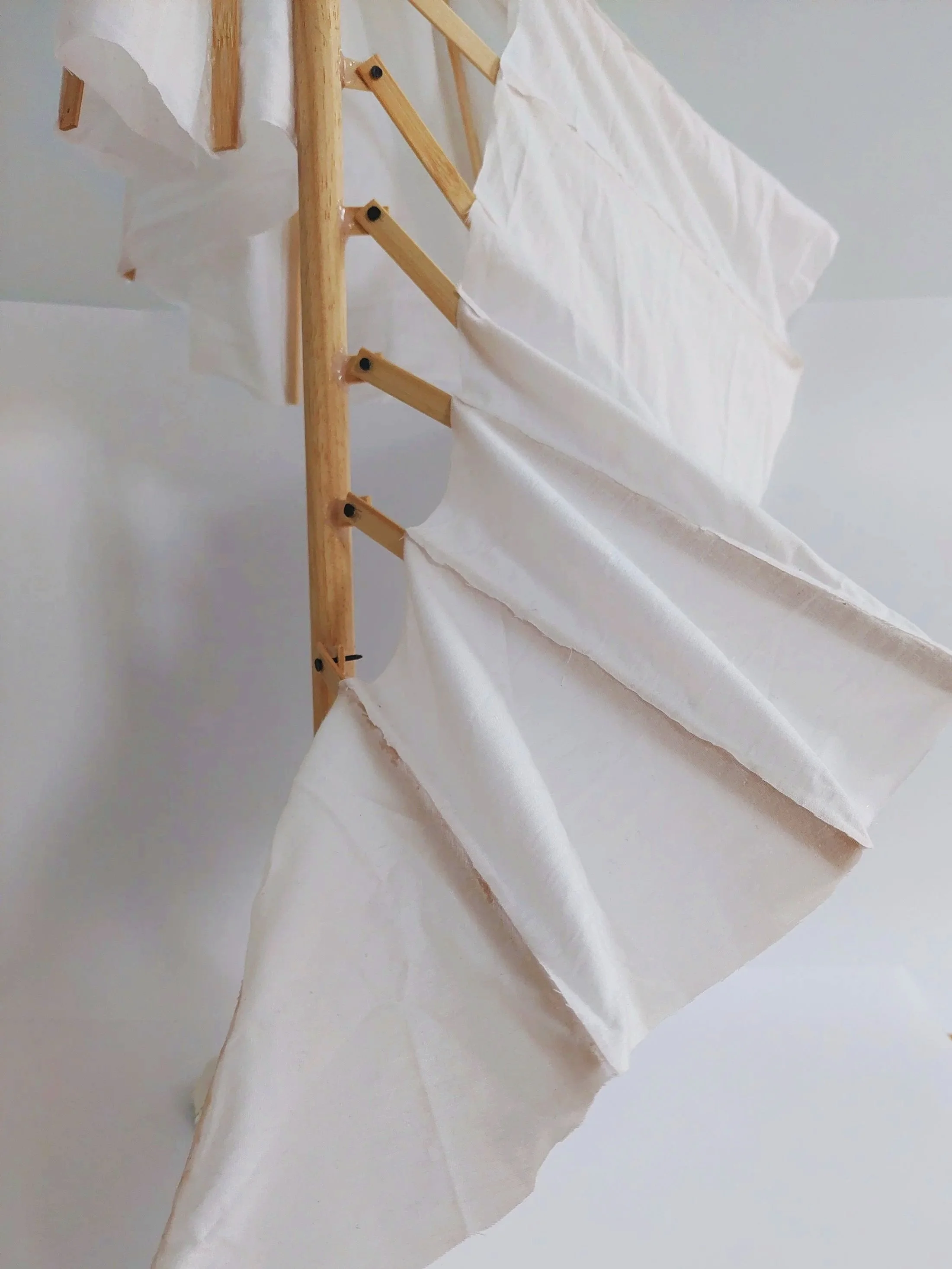 Device that uses wind as momentum to create waves.