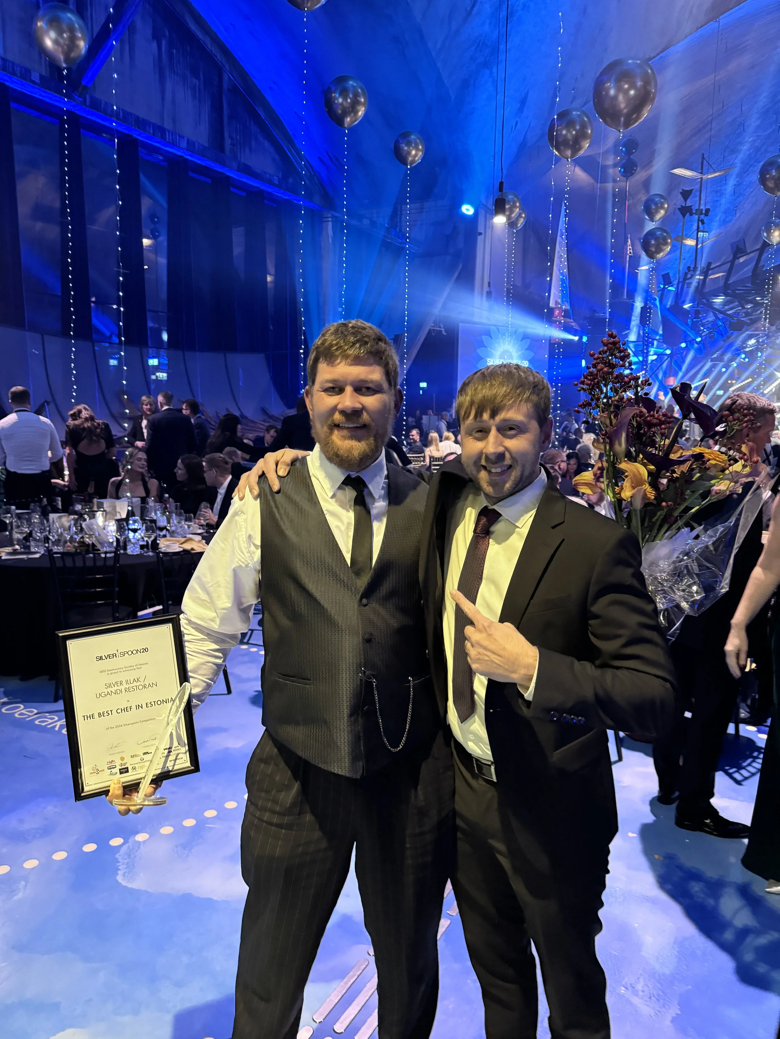 Silver Illak ja Ugandi juhataja Siim Kalda pärast Hõbelusika auhinna üleandmist. Foto: erakogu.