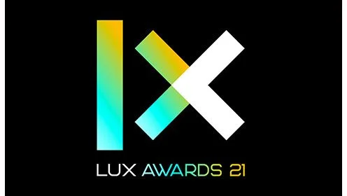 Logotipo de los Lux Awards 2021 con diseño colorido y texto en fondo negro.