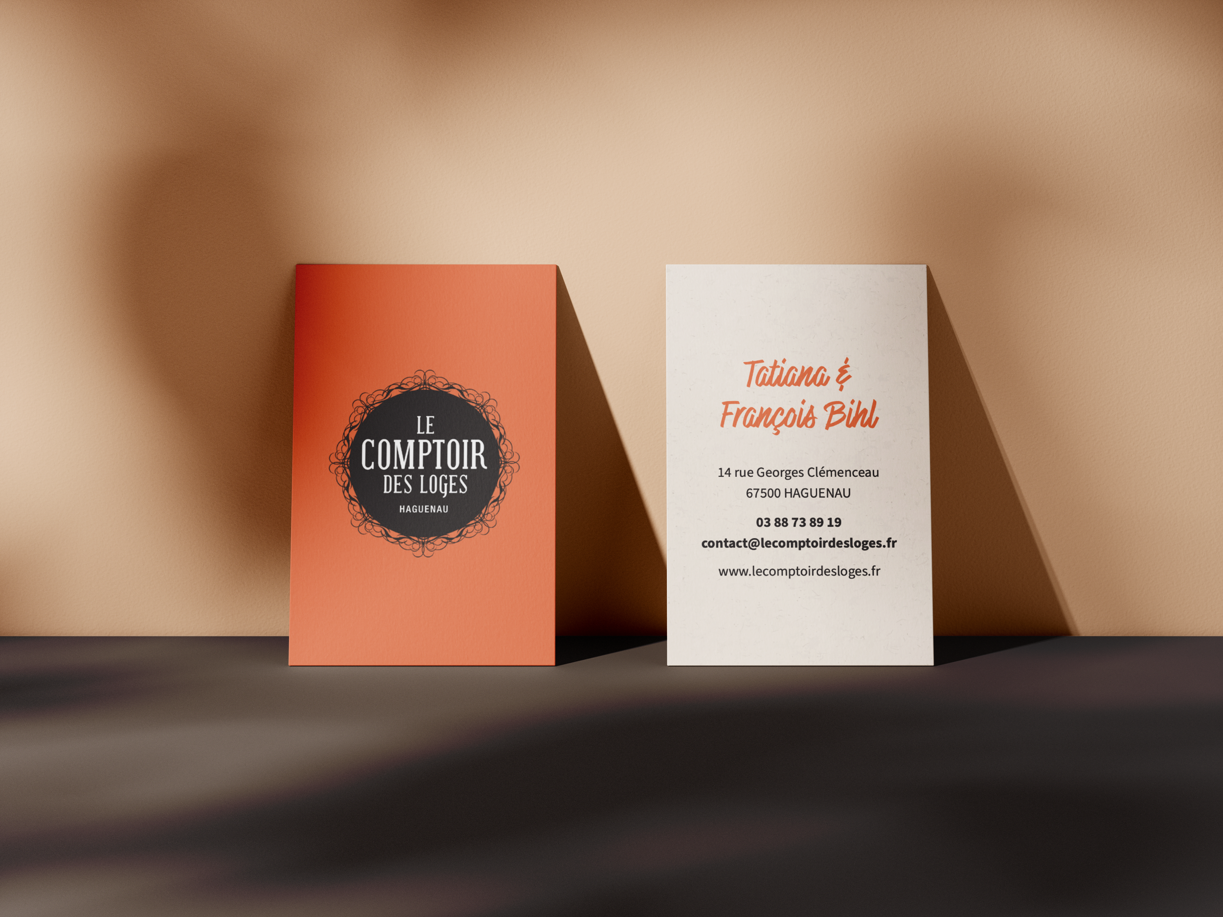 Free_Business_Card_Mockup_3.png