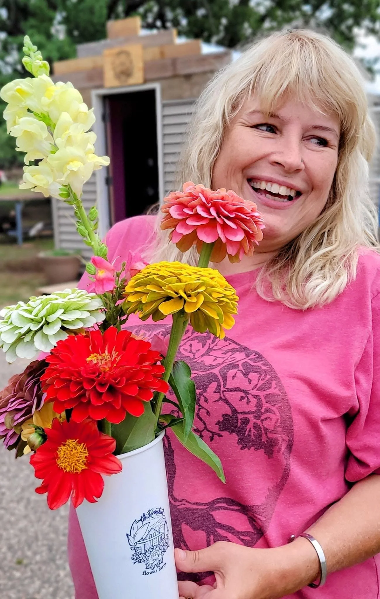 U-pick Flowers customer Minnesota Flower farm