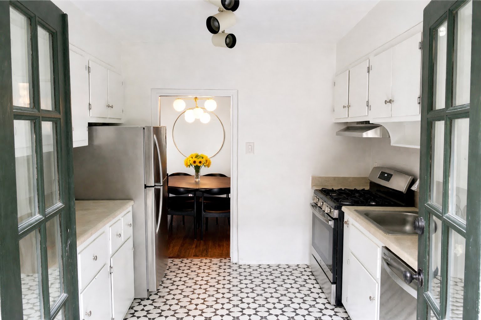 9kitchen1white.png