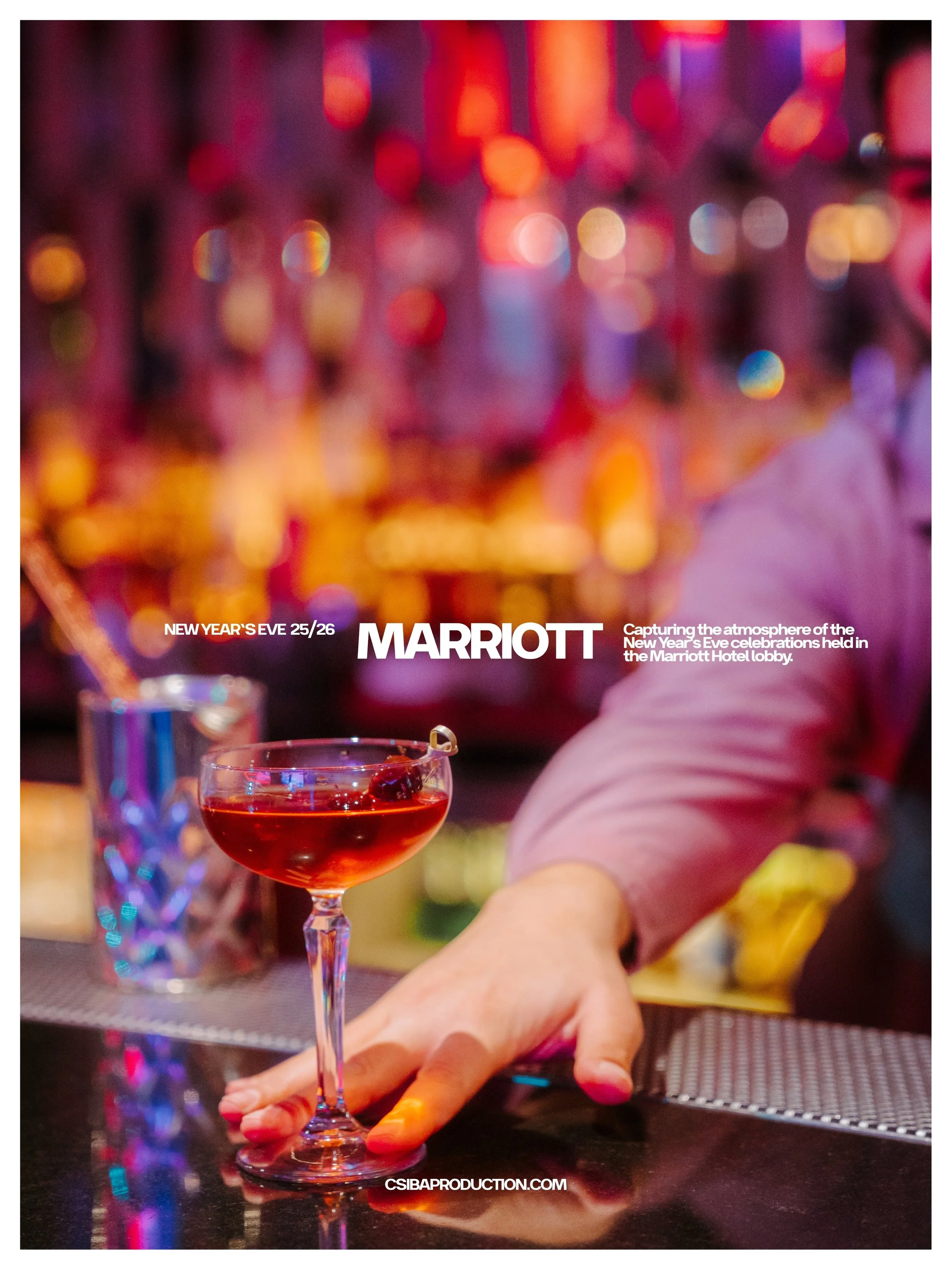 Marriott New Year&rsquo;s Eve 25/26 
&bull; Zachycen&iacute; atmosf&eacute;ry oslav Nov&eacute;ho roku v hotelov&eacute;m lobby 

Produkce: @csibaproduction 
Foto: @hjakohana 
Video: @matthew_csiba 
Hotel: @marriottprague 
Restaurace: @theartisanprag