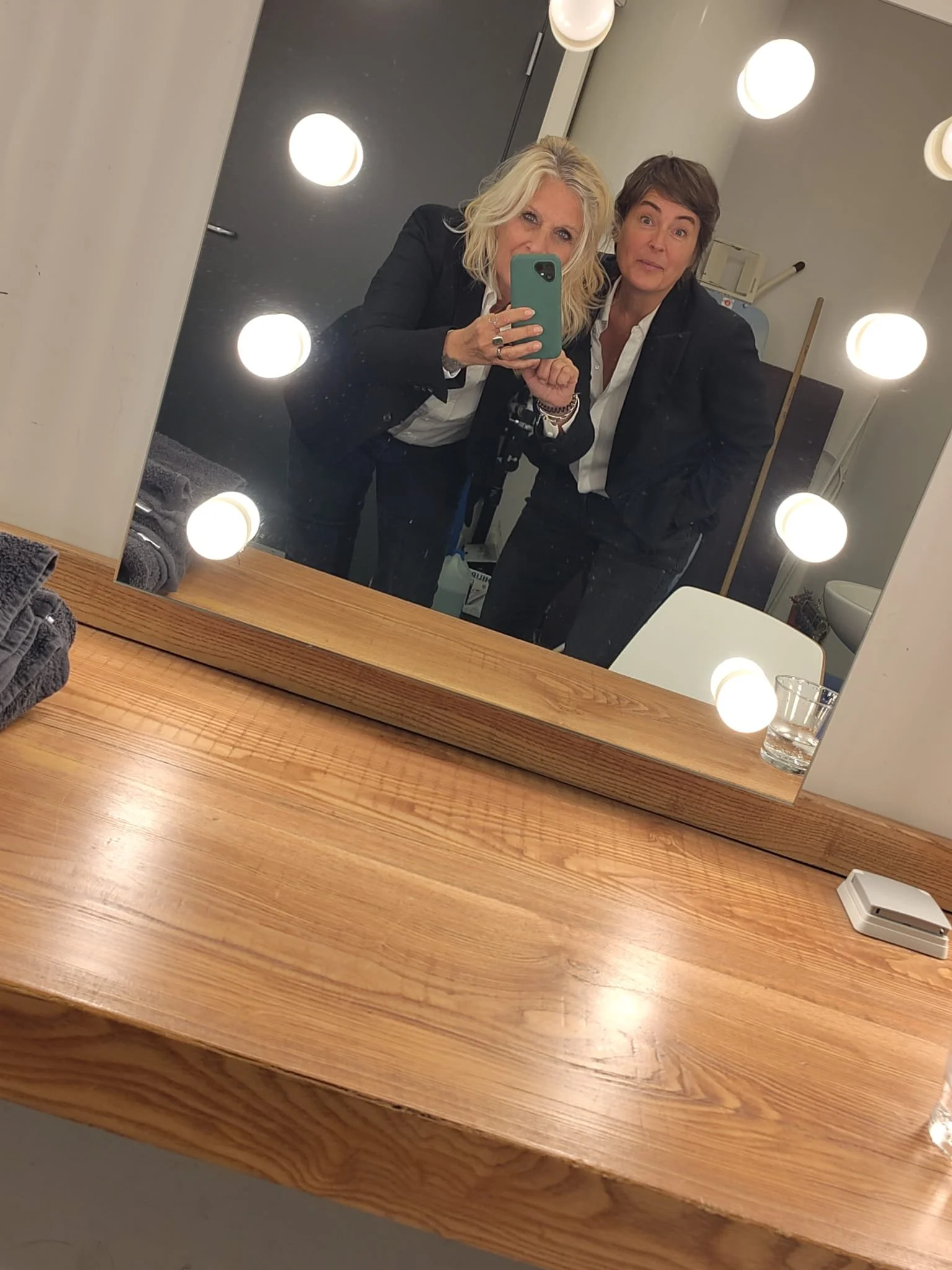 Ann Ceurvels en Tania Poppe- Over-Leven- stand-up- Diversiteit- moederschap- vriendschap- vrouwen- www.annceurvels.be