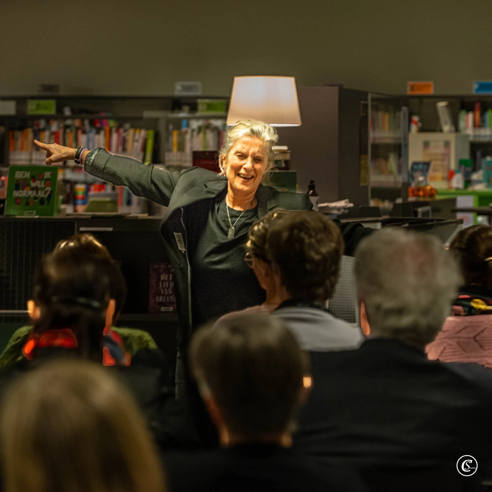 Ann Ceurvels  stand-up- Diversiteit- moederschap- vriendschap- vrouwen- www.annceurvels.be