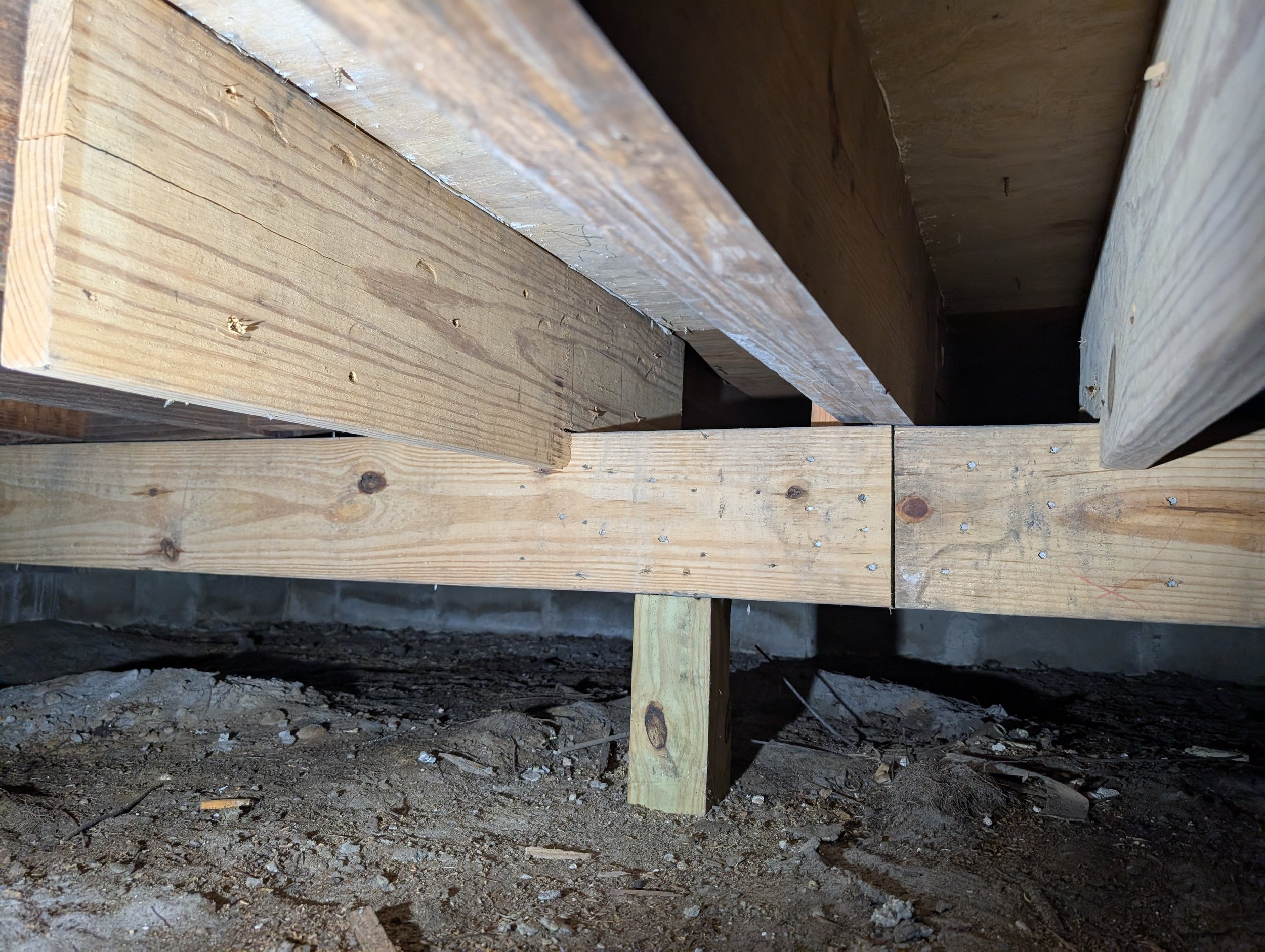 When should floor joists be replaced?