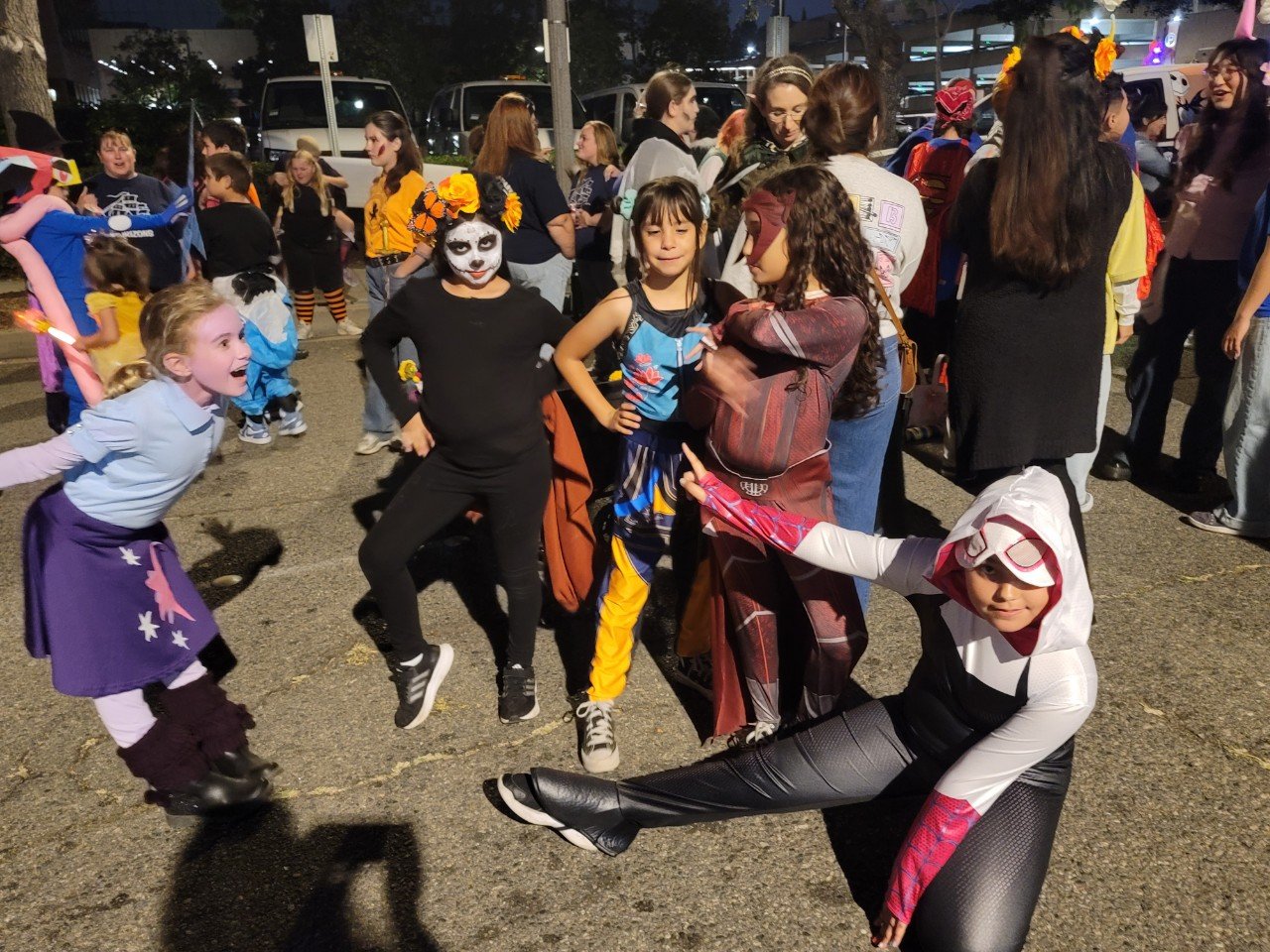 Citrus Parks Girl Scouts-25' Anaheim Halloween Parade-72952808943.jpg