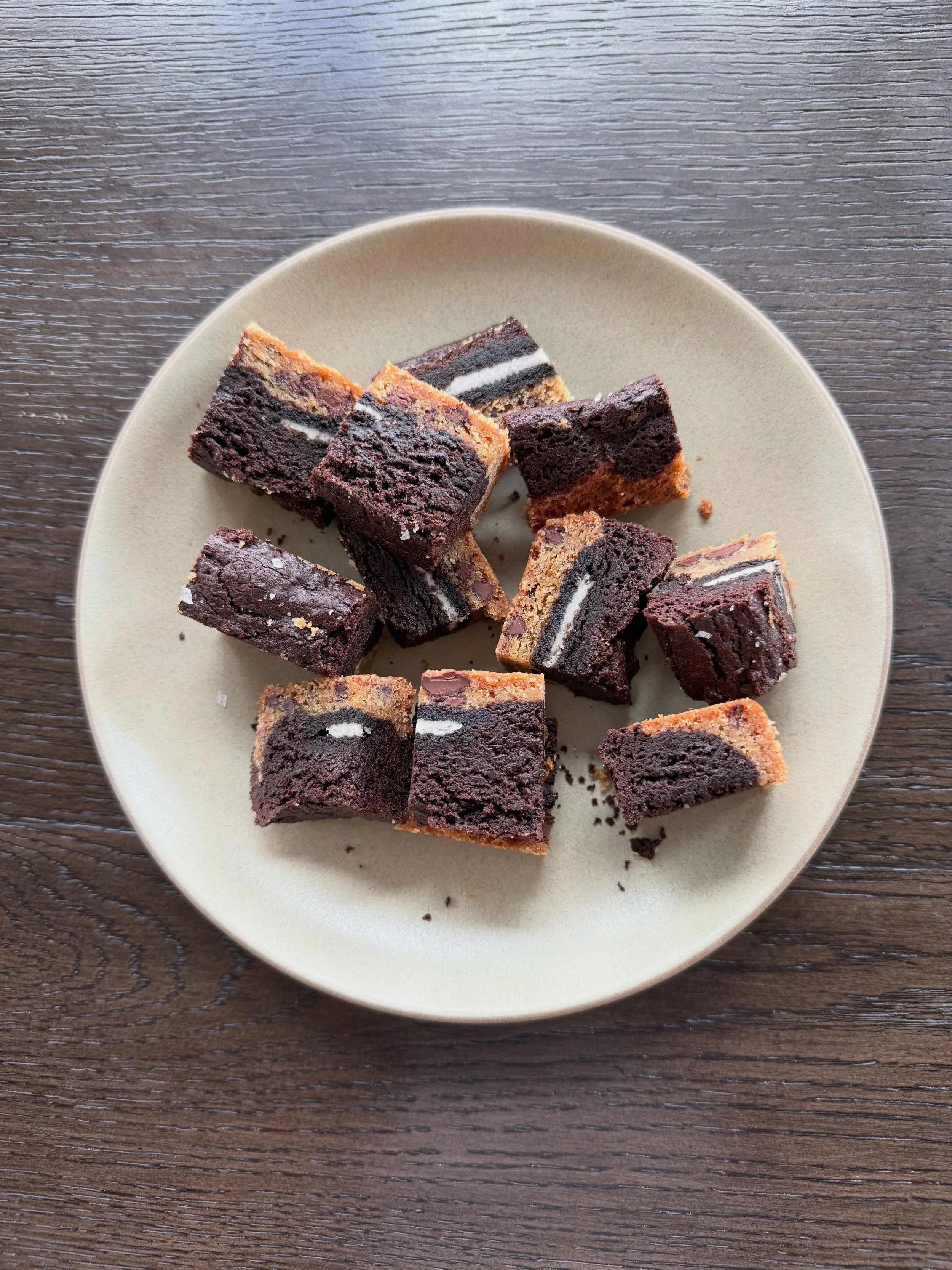 Whenever I bake in a square or rectangular pan, I always trim off the ends. And if you live in (or are visiting) my house, you get first crack at those ends. July is a busy month for me. Three rounds of visitors, my first ever time at the Sun Valley 