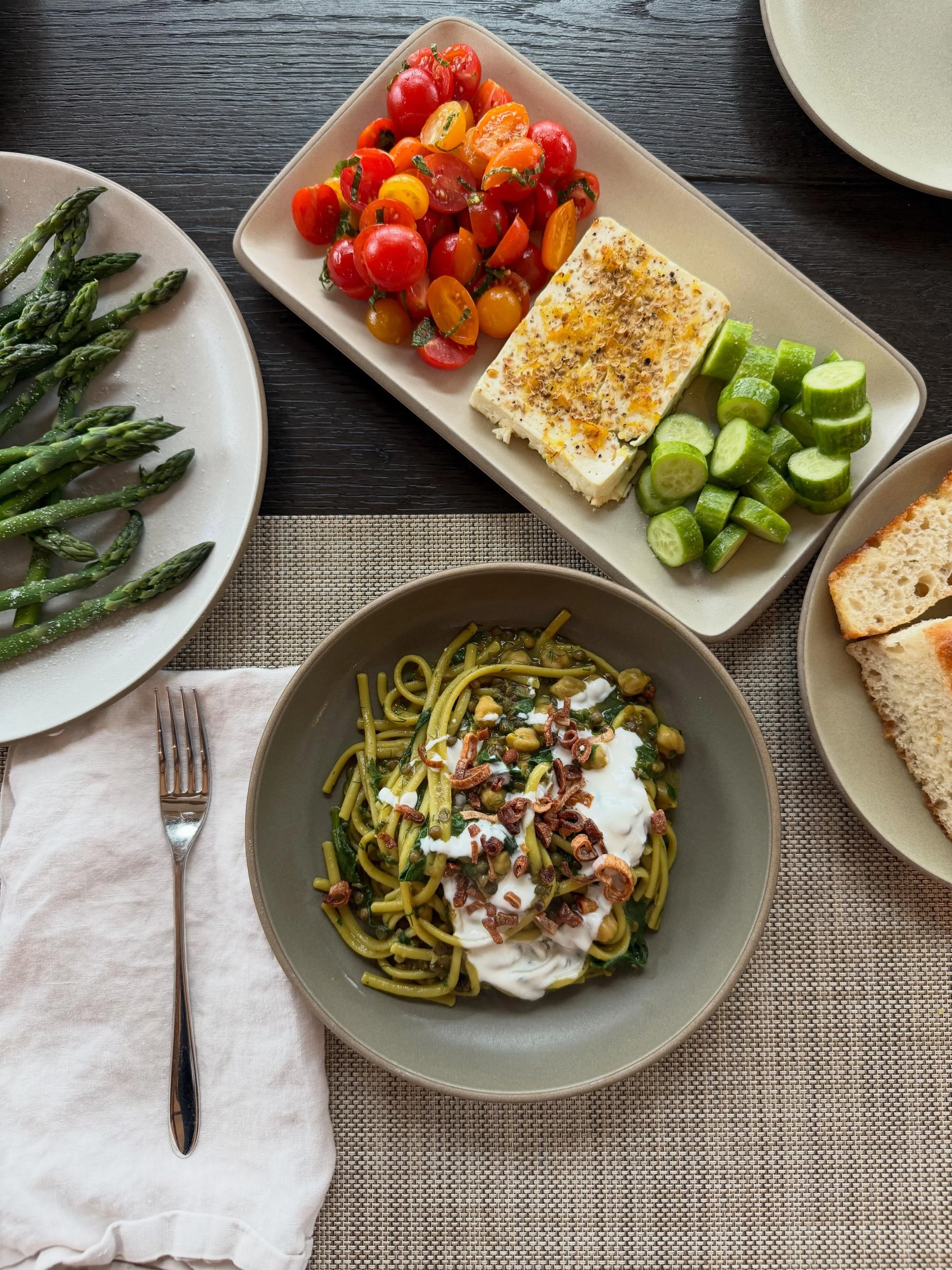 After a big cooking/baking weekend, I usually feel like I never want to set foot in the kitchen again. But I rally back quickly. Monday night dinner!