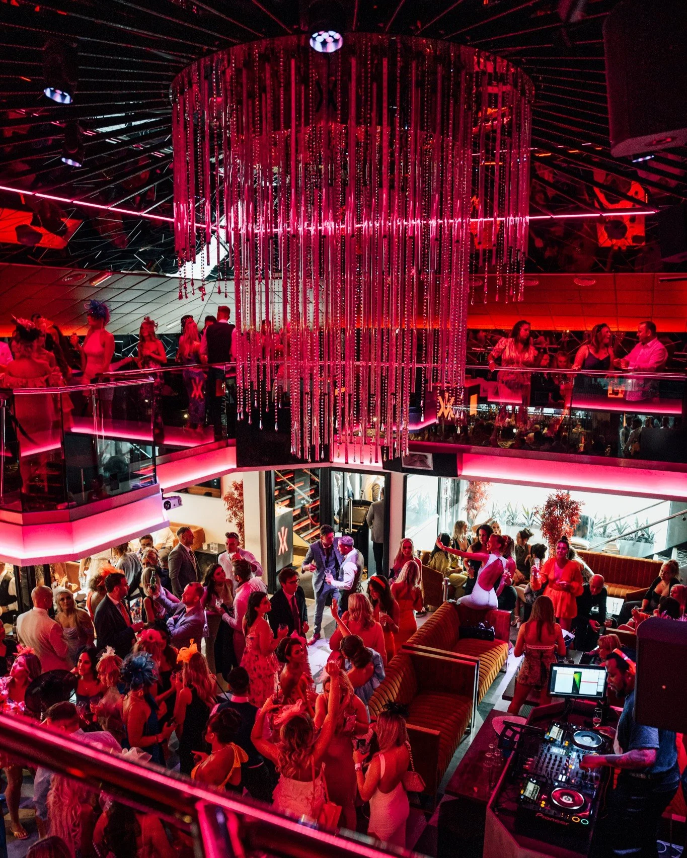 Unlock the perfect weekend at Aveika with a live saxophonist from 7pm ✨🍸
From our legendary Bottomless Brunch and the ultimate Ladies Day After Party, to indulgent dining and signature cocktails, there&rsquo;s always a reason to celebrate. Gather yo