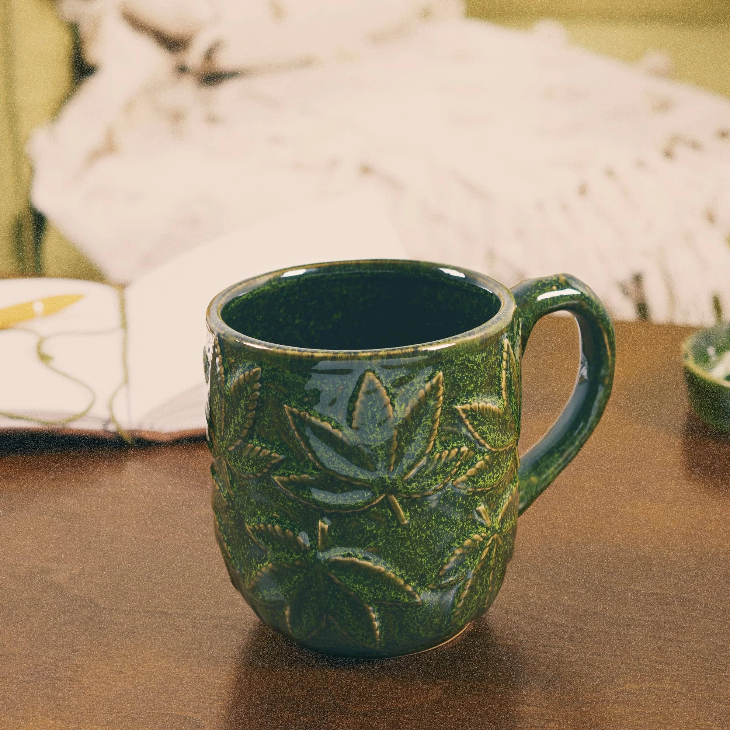Pointy leaves Mug