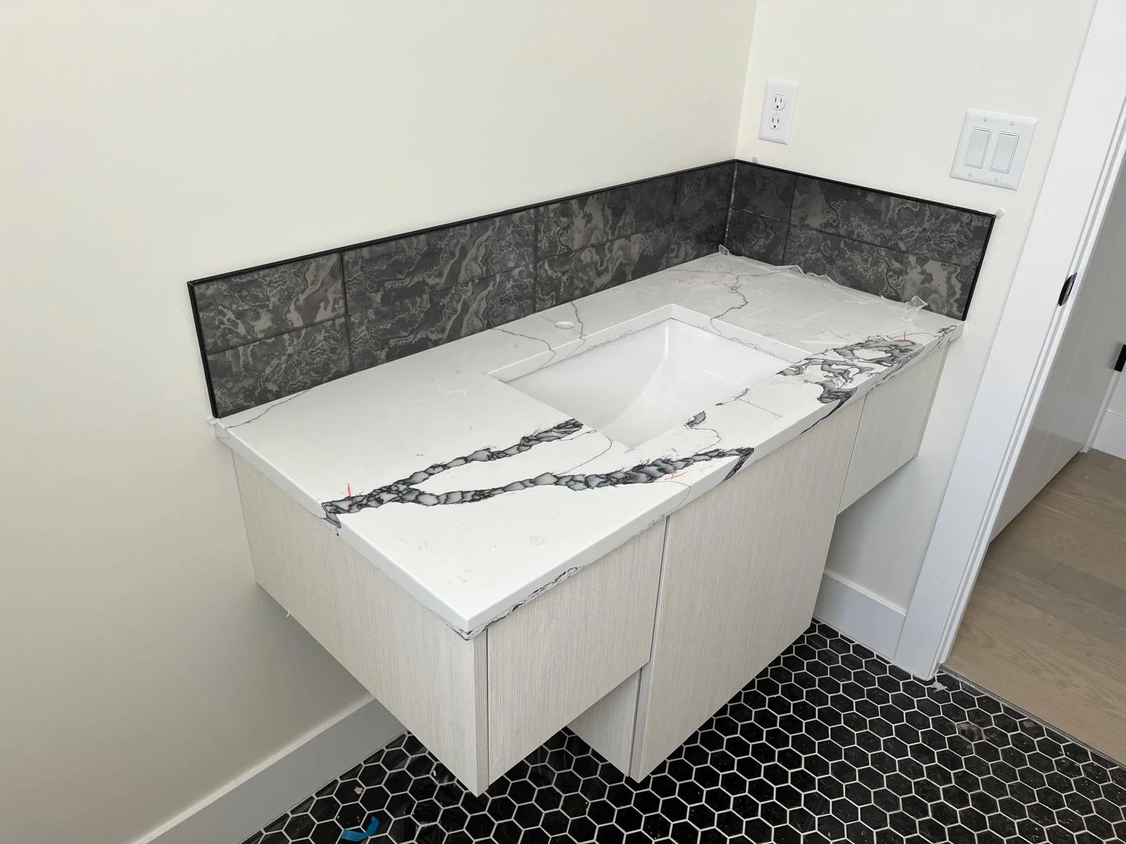 VANITY INSTALLATION & TILE