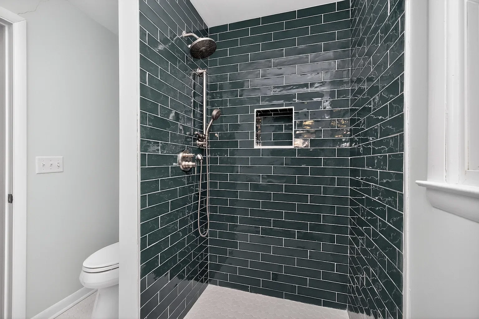 donna dr bathroom.webp