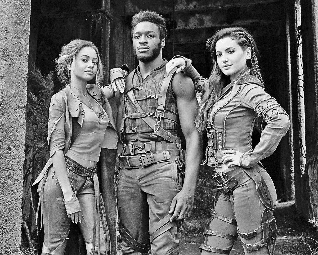 Vanessa Morgan, Gentry White and Ivana Baquero "The Shannara Chronicles" 