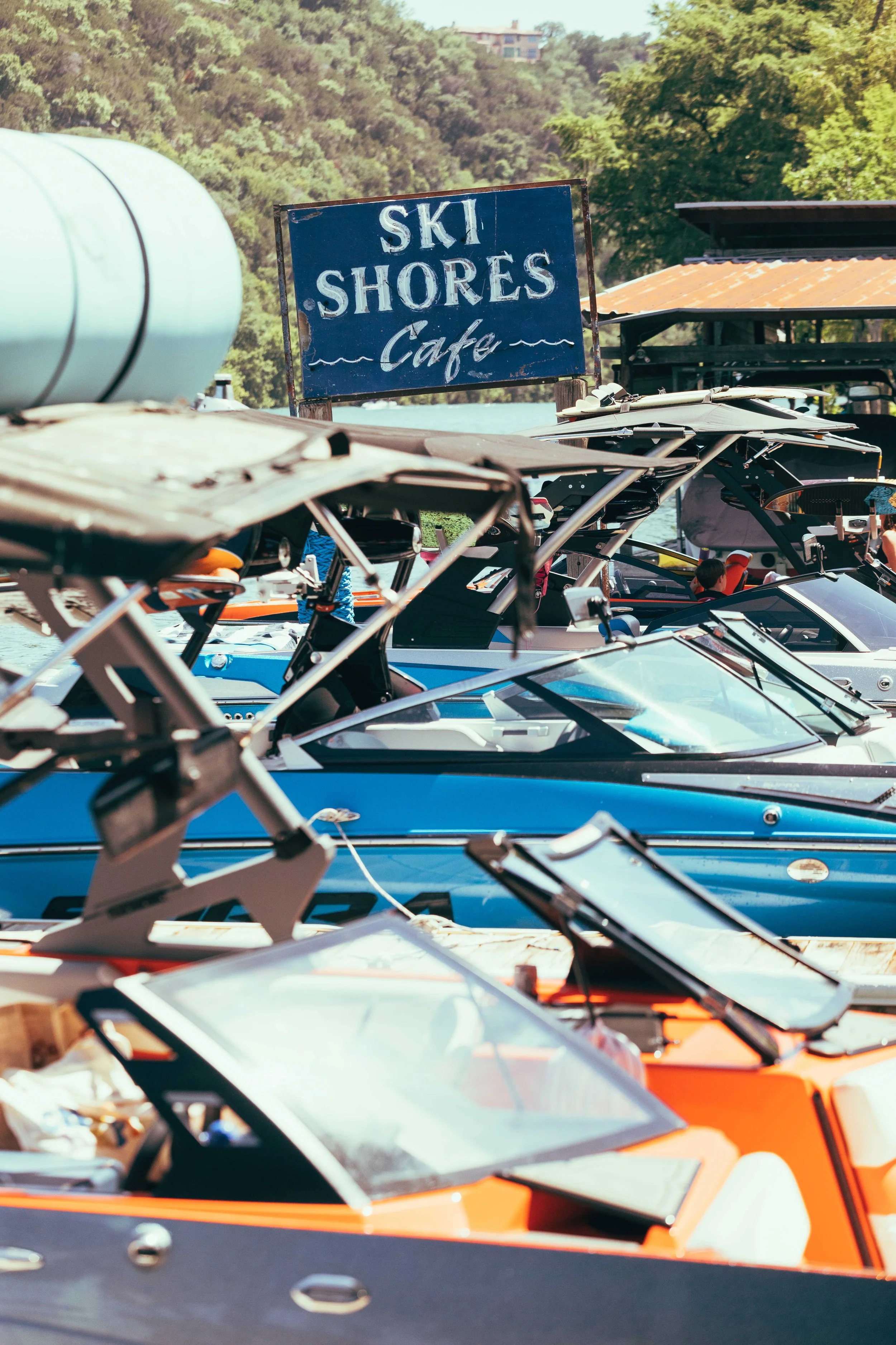 ski-shores-cafe-08.jpg
