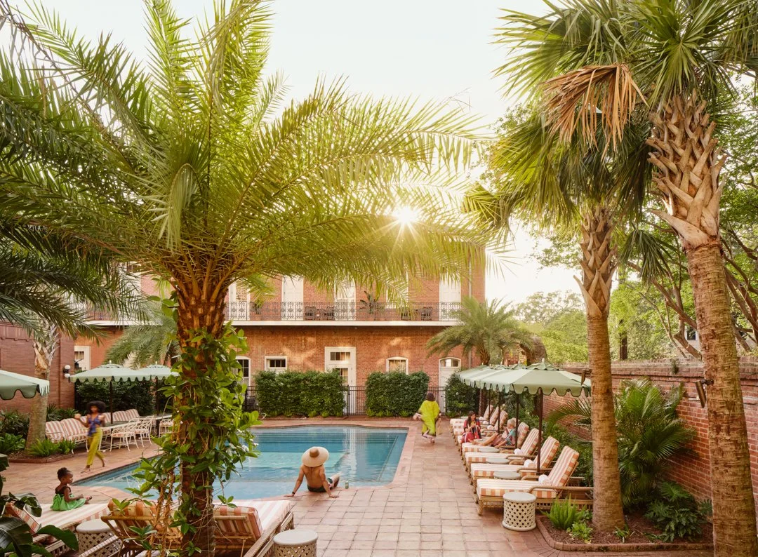 hotel-saint-vincent-15-pool-bar-2.jpg