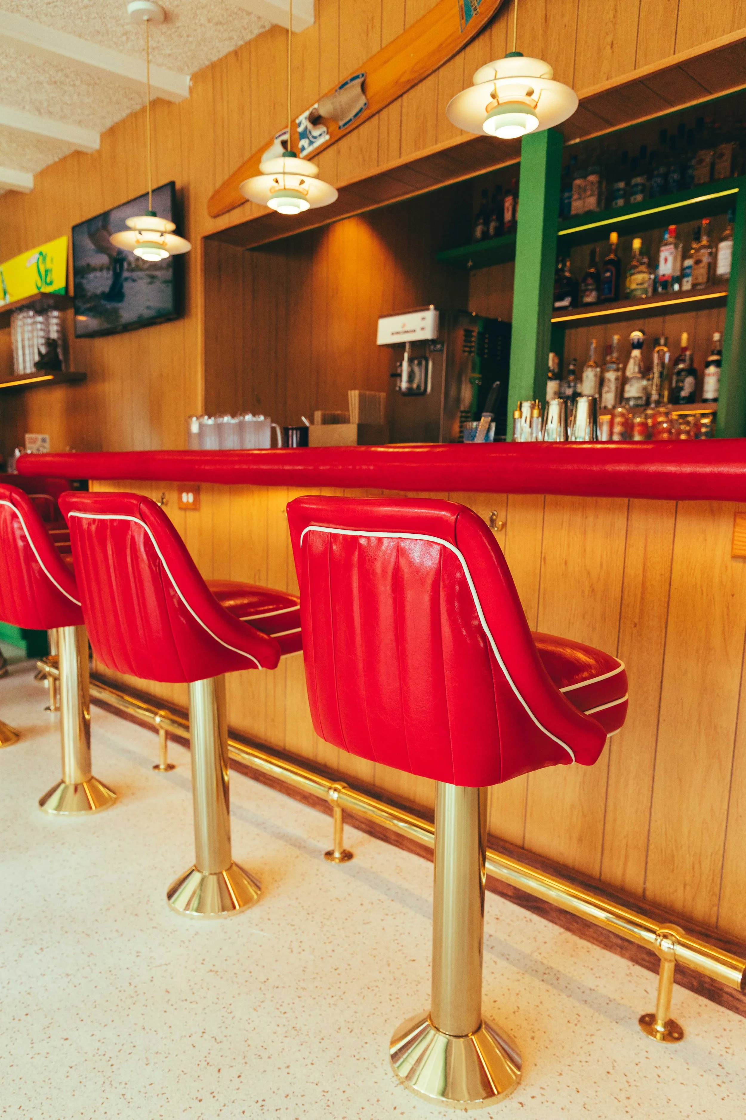 ski-shores-cafe-05.jpg