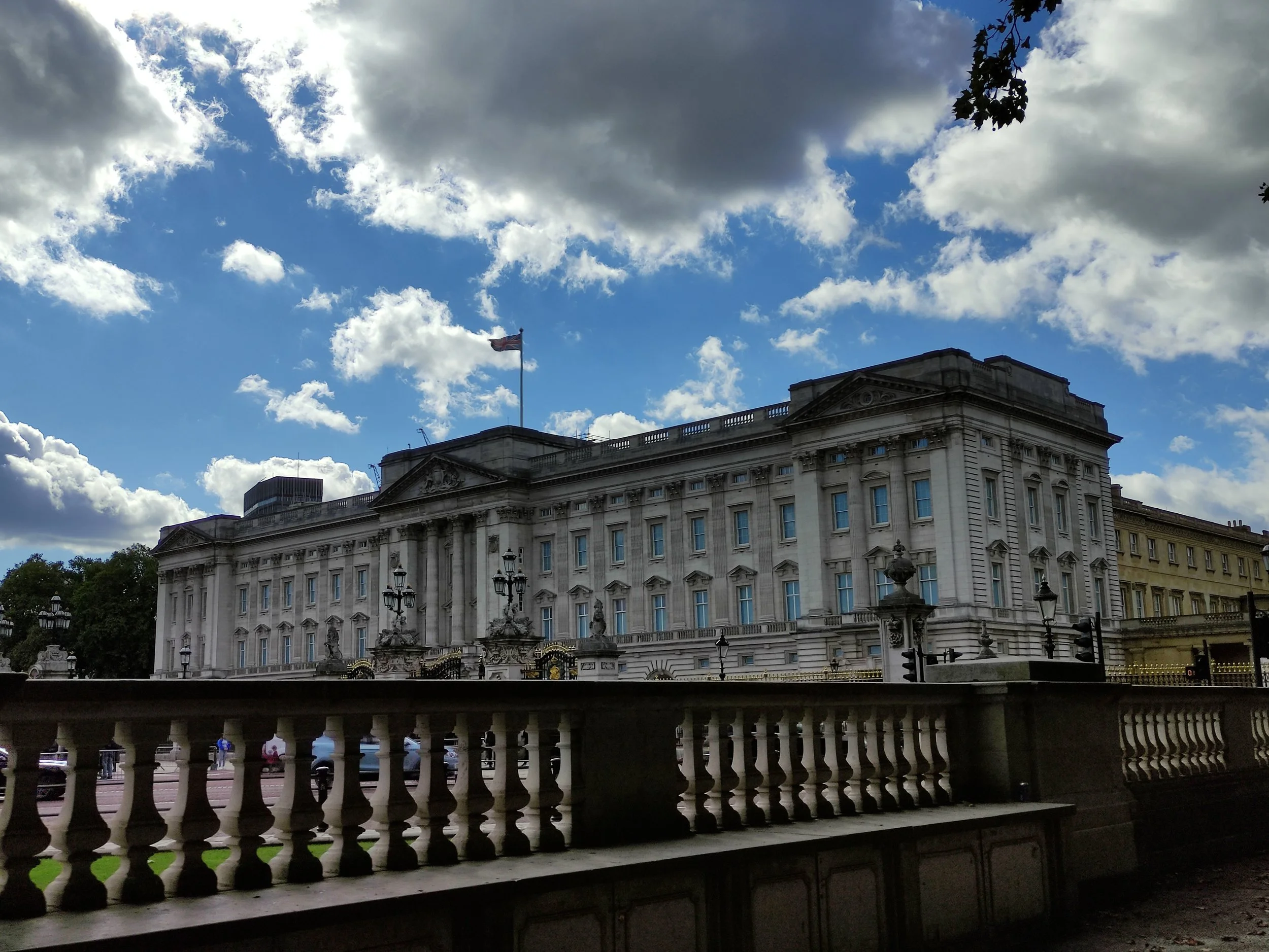 Buckingham Palace.jpg