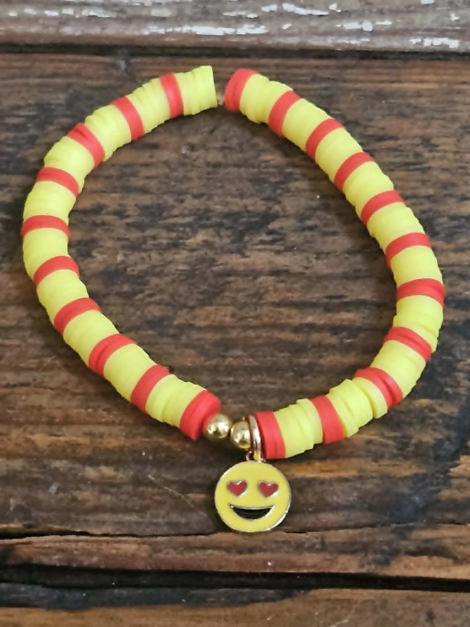 Vibrant heart eye Smiley Face Bead Bracelet