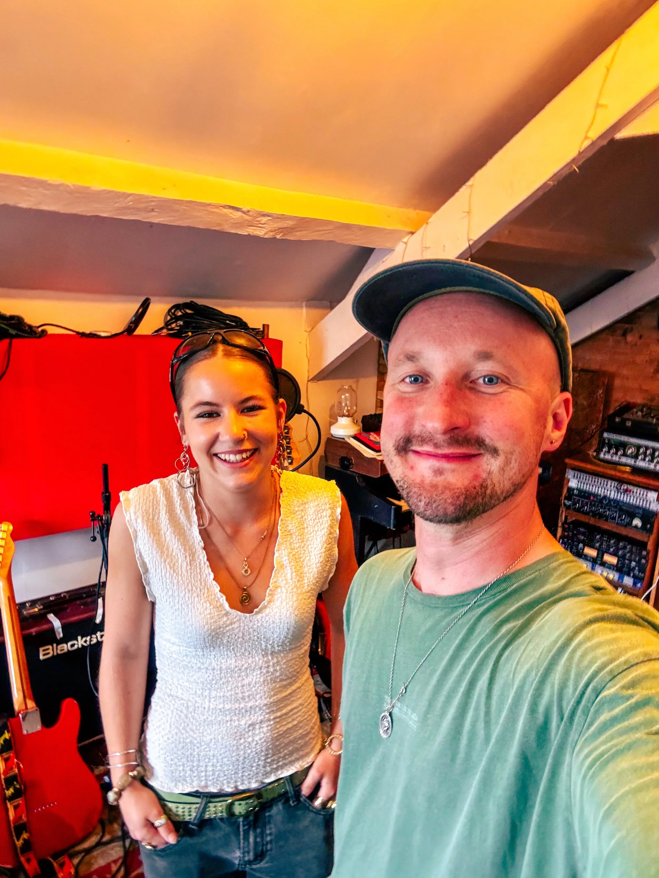 Tape delay and more tape delay with Elowen ripping it up in the studio. We&rsquo;re on fire right now and it sounds waaaarm 

#musicproducer #bude #cornwallmusic #devonmusic