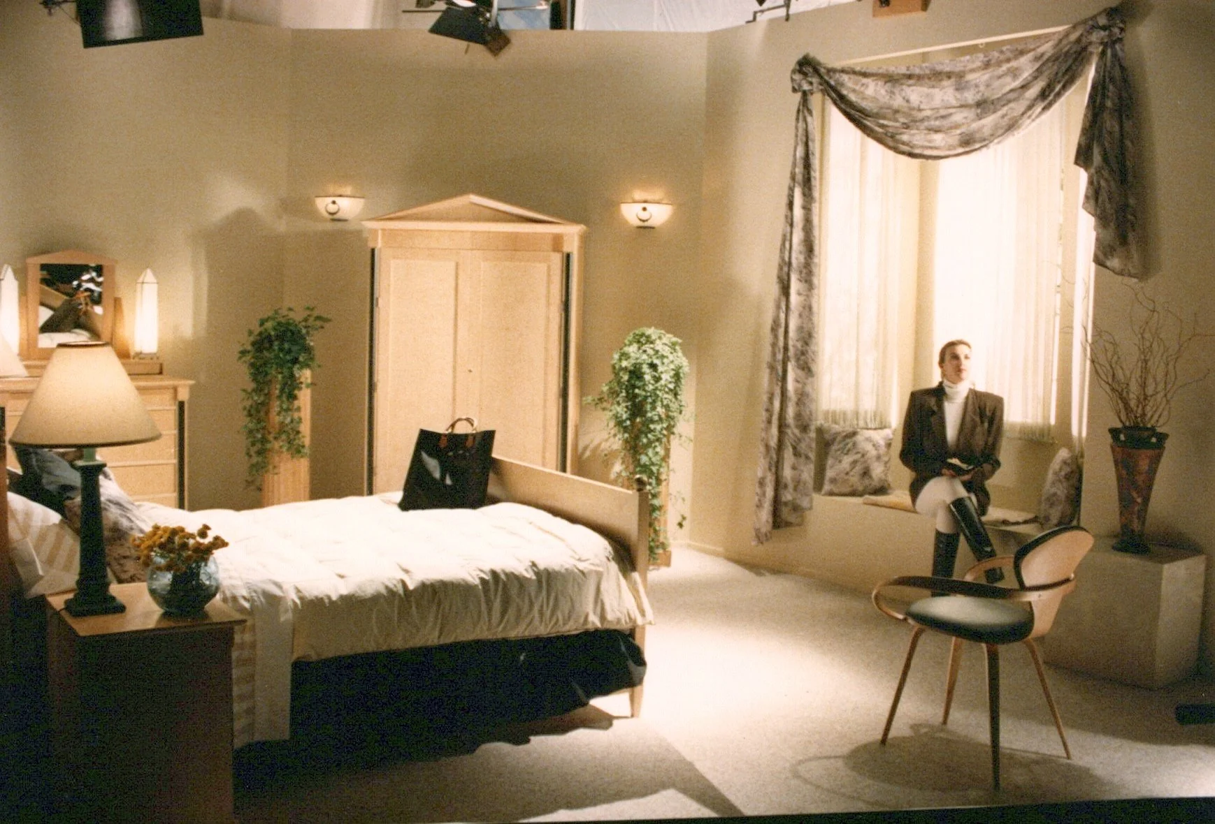Mitsubishi Table Top TV - Naczinski & Associates - 1993