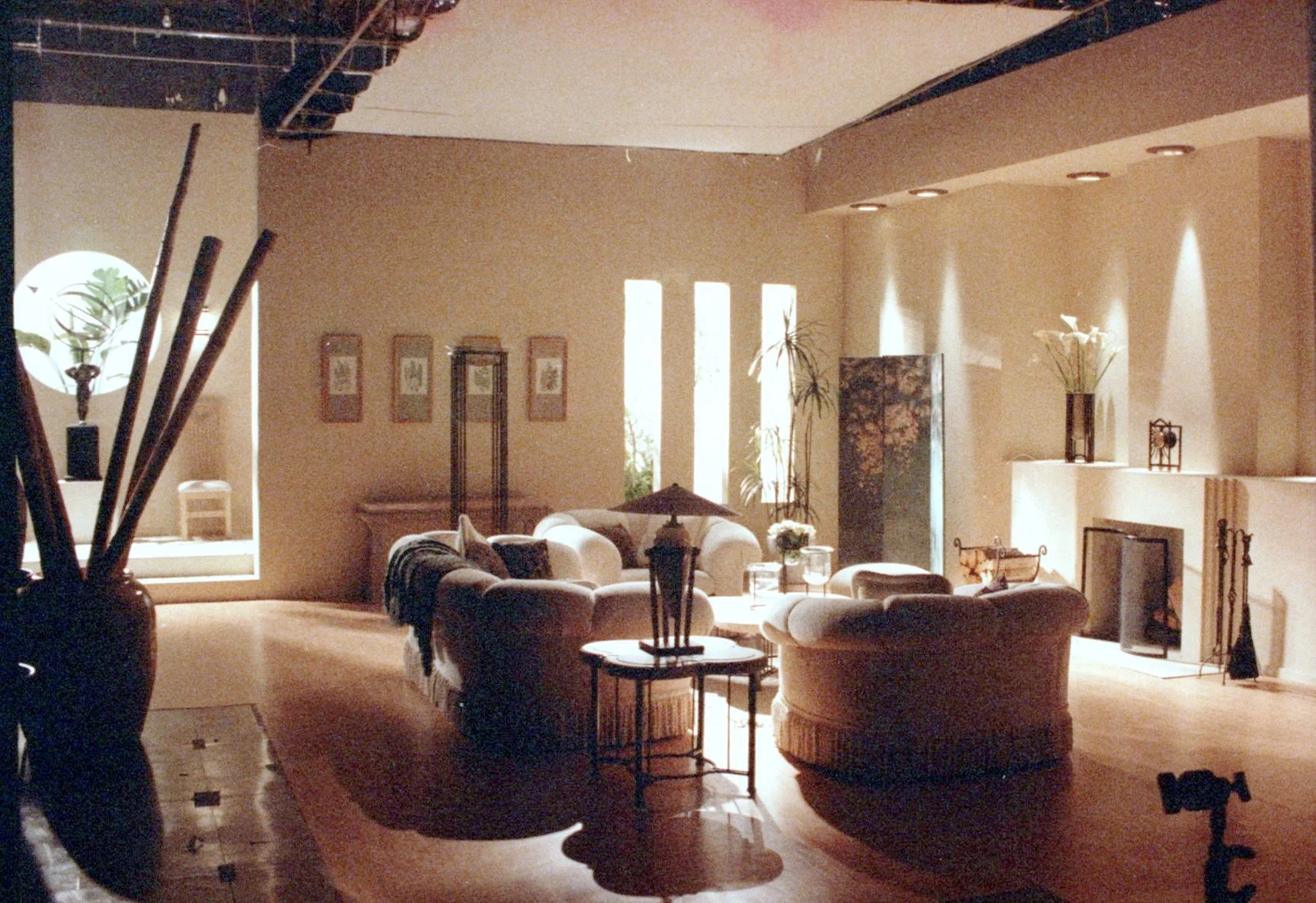 Mitsubishi Table Top TV - Naczinski & Associates - 1993