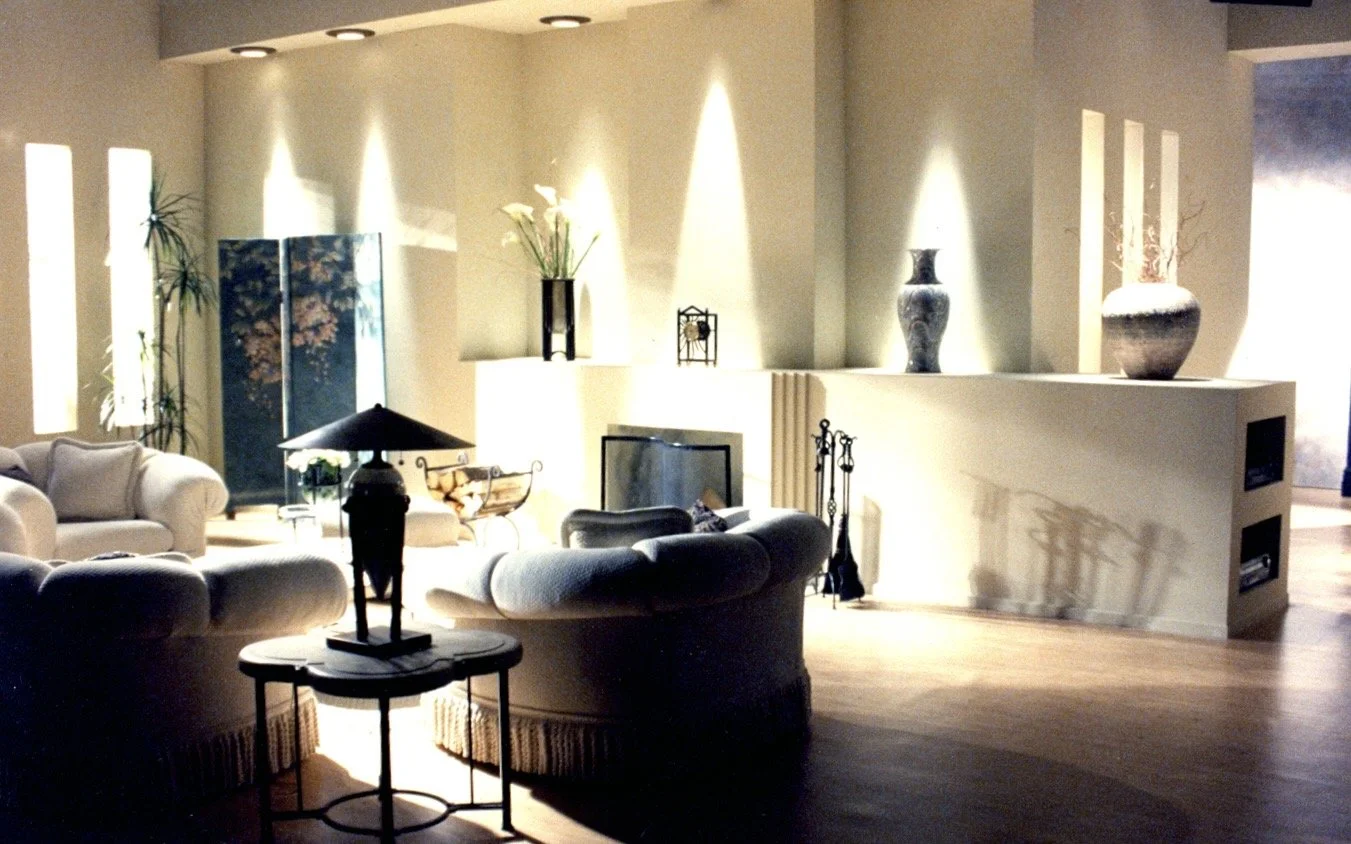 Mitsubishi Table Top TV - Naczinski & Associates - 1993
