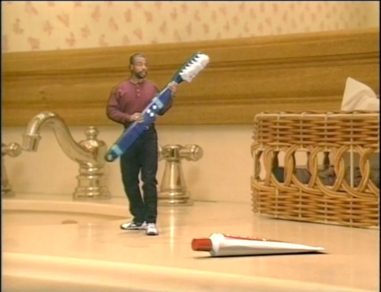 Reading Rainbow - Hotel Animal - PBS - 1996