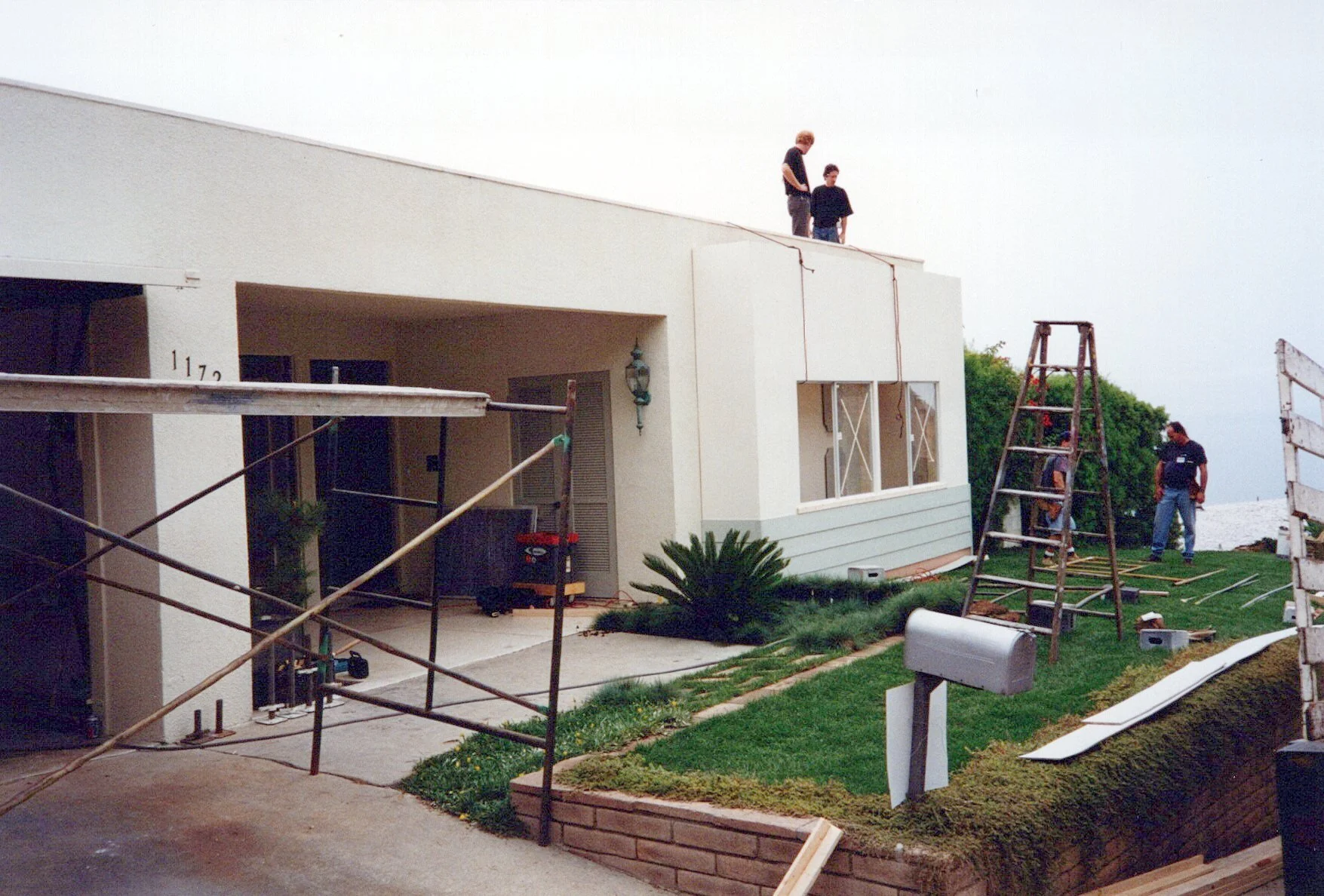 Loved - 1995 - MDP Worldwide - Production Design: Barry Robison