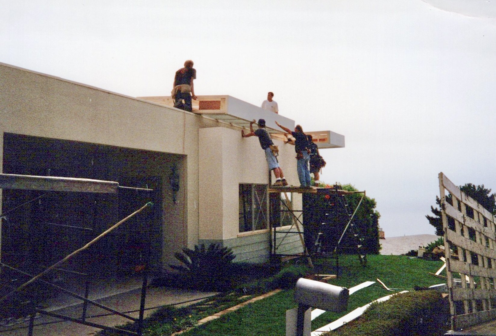 Loved - 1995 - MDP Worldwide - Production Design: Barry Robison