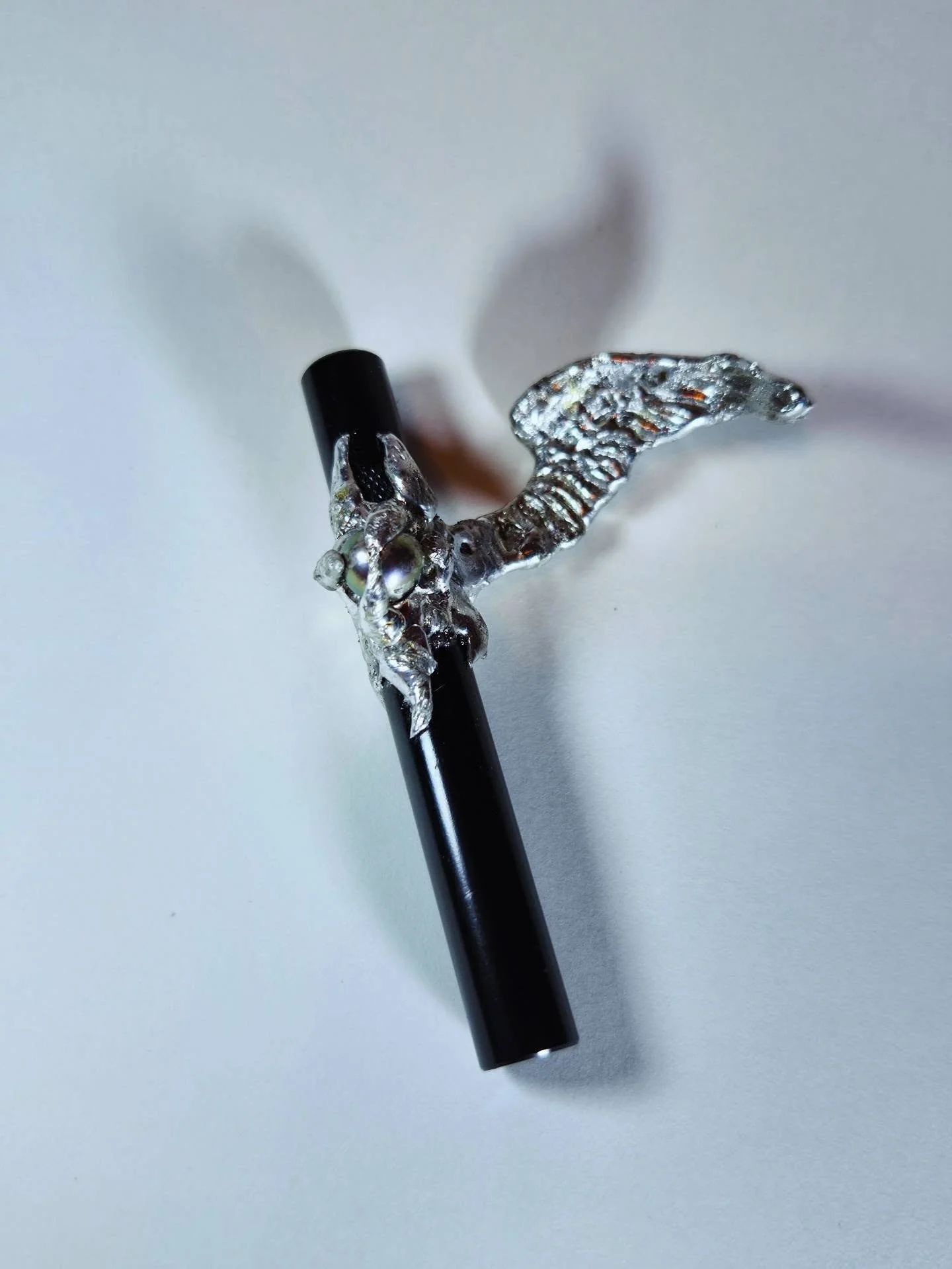 One Winged Straw

There's a certain kind of beauty that only comes from asymmetry &mdash; one wing, not two. 

The One Winged Straw draws from that same fallen-angel elegance: sleek, and just a little dangerous to look at. 

Hand soldered Silver and 