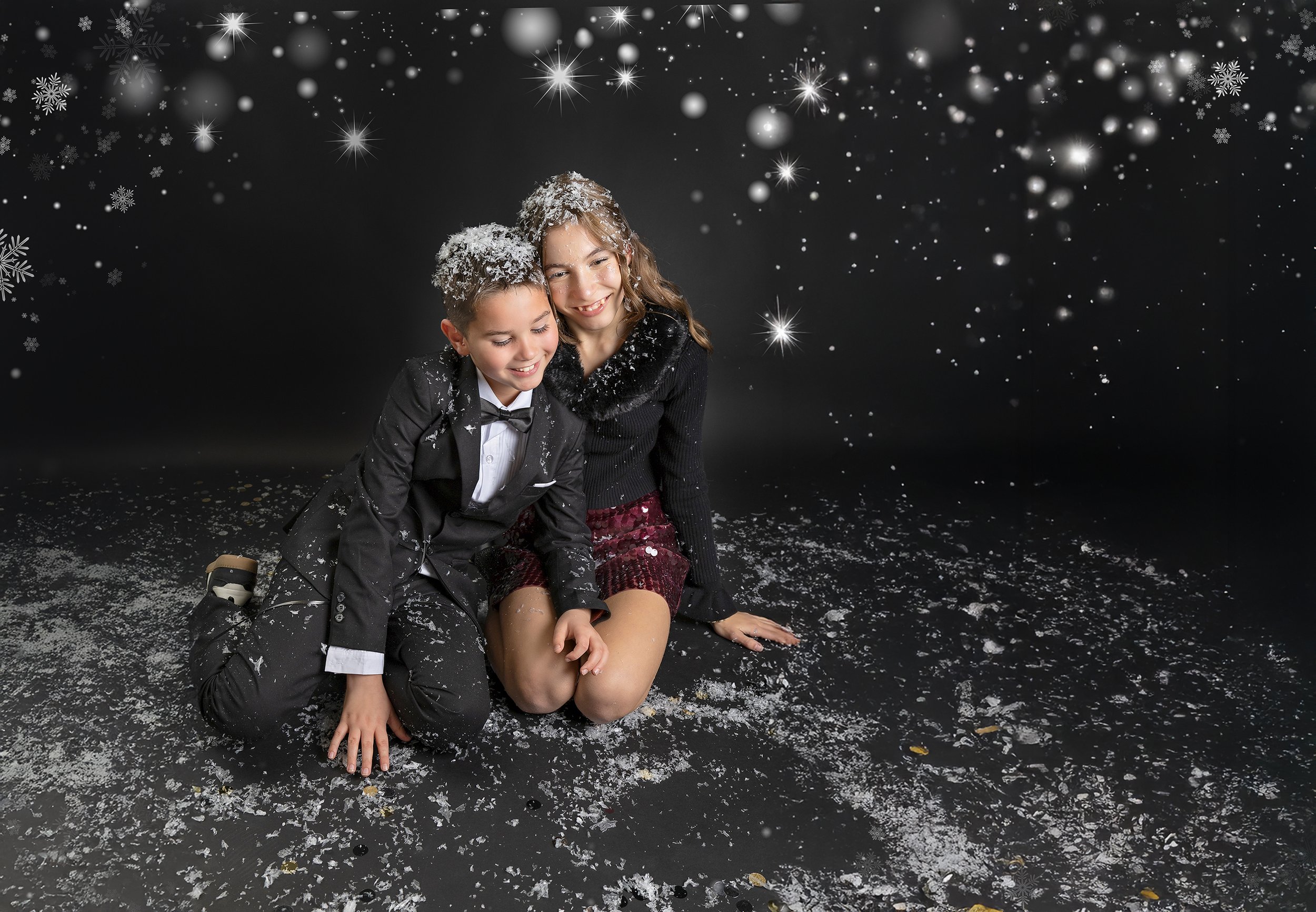Christmas mini session in Kitchener–Waterloo featuring joyful family photography.